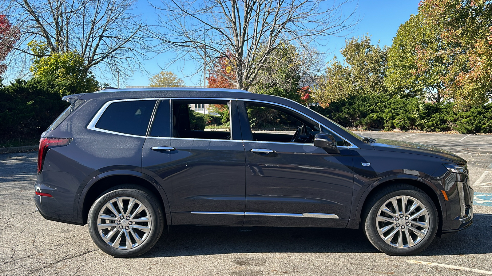 2025 Cadillac XT6 Premium Luxury 3