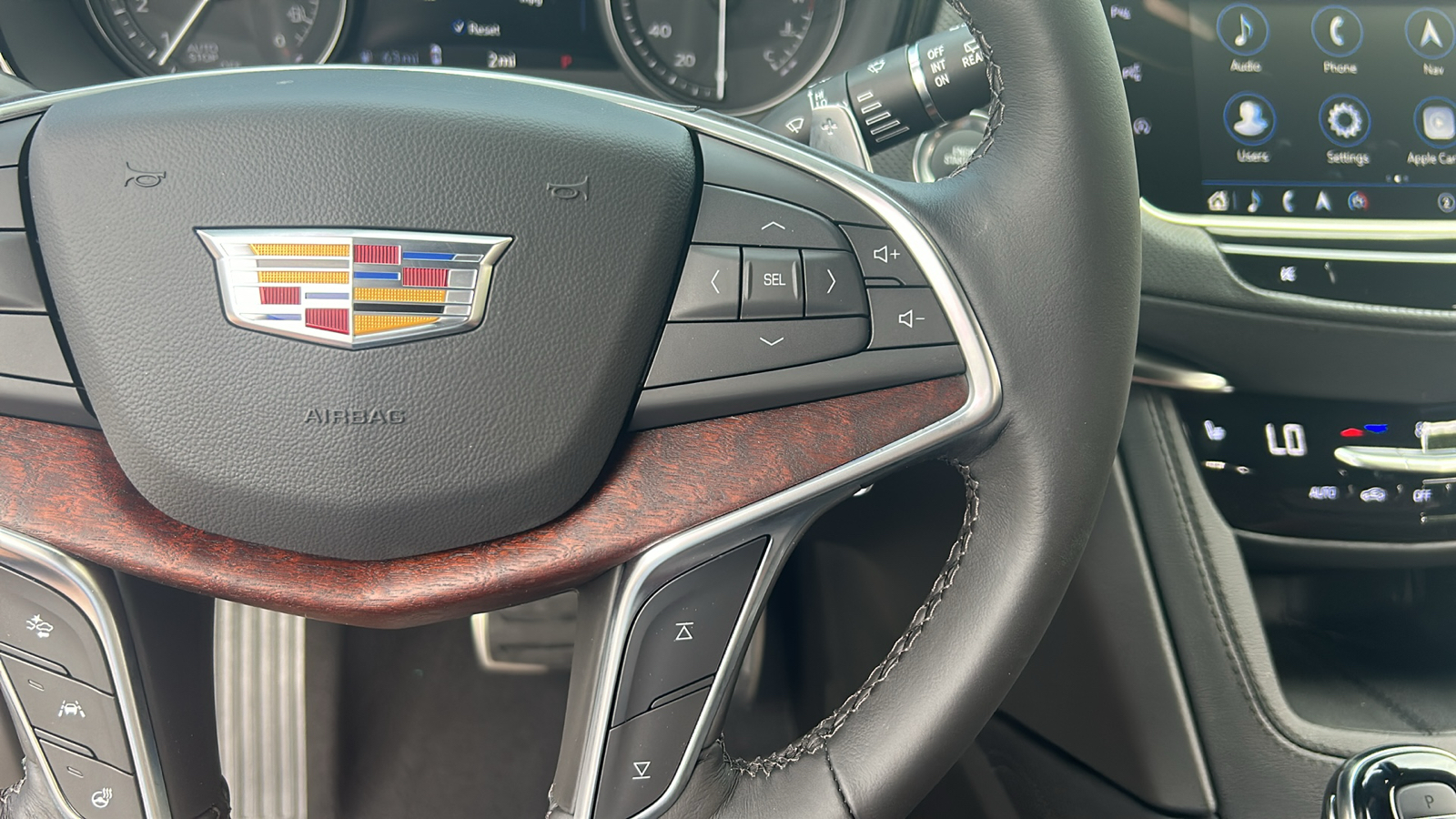 2025 Cadillac XT5 Sport 29