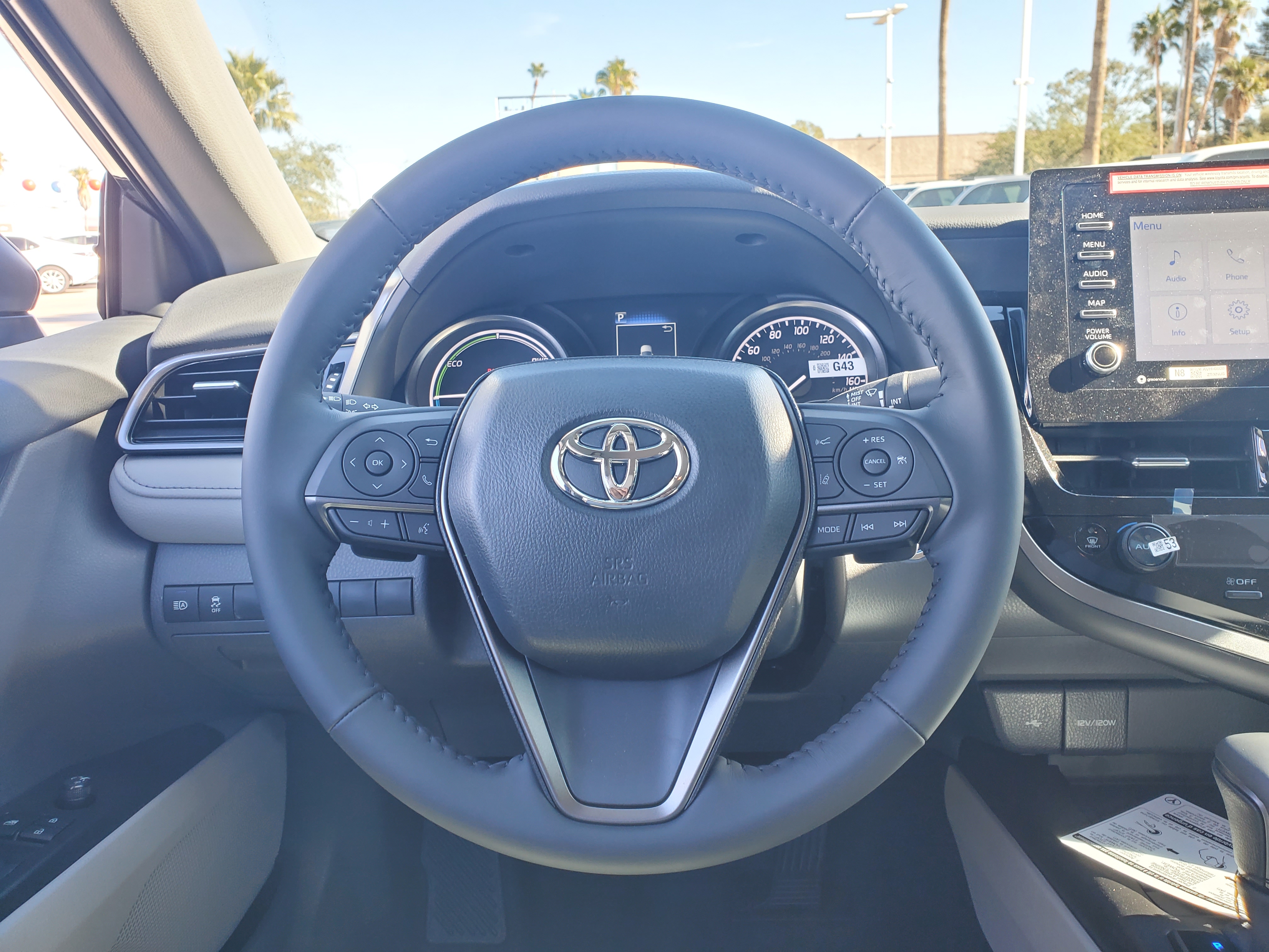 2024 Toyota Camry Hybrid SE 8