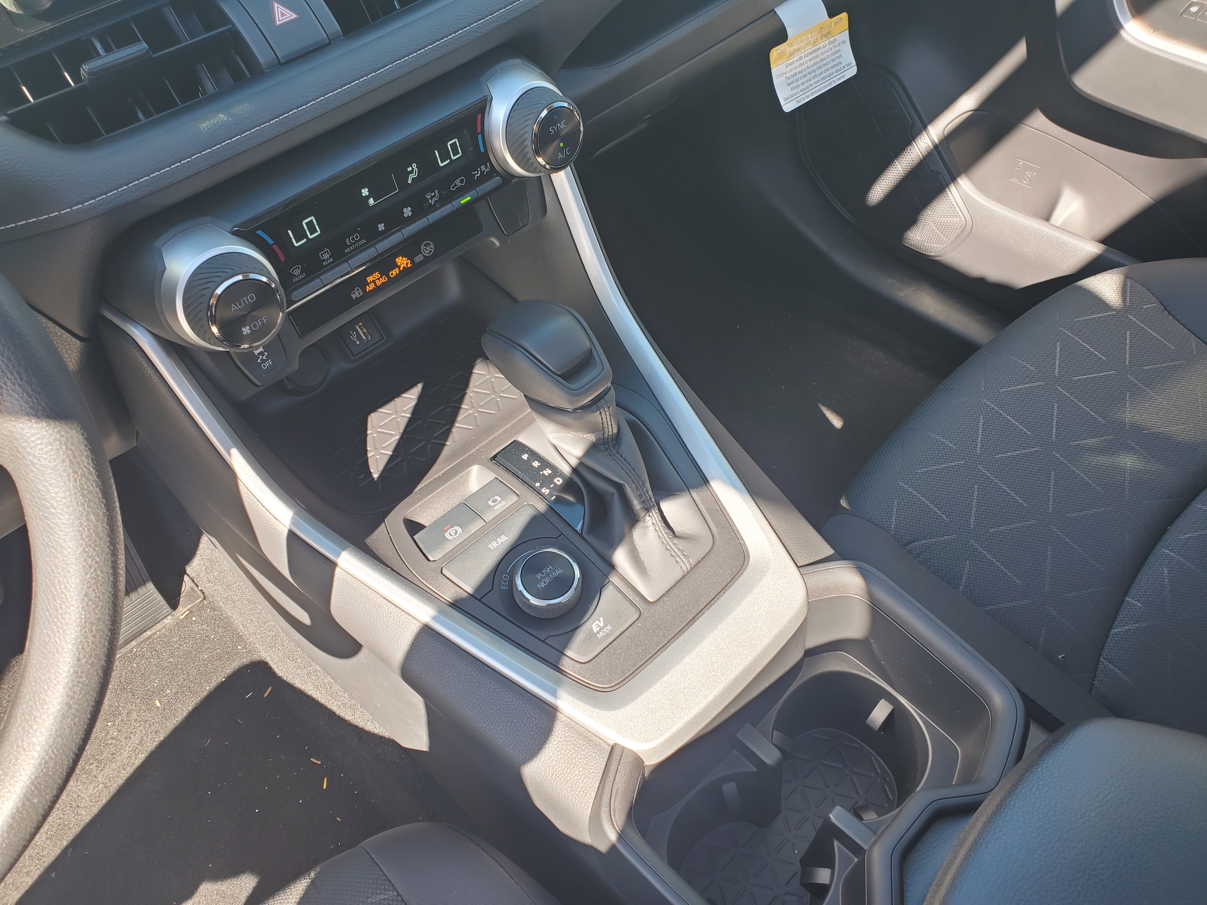 2024 Toyota RAV4 Hybrid XLE 14