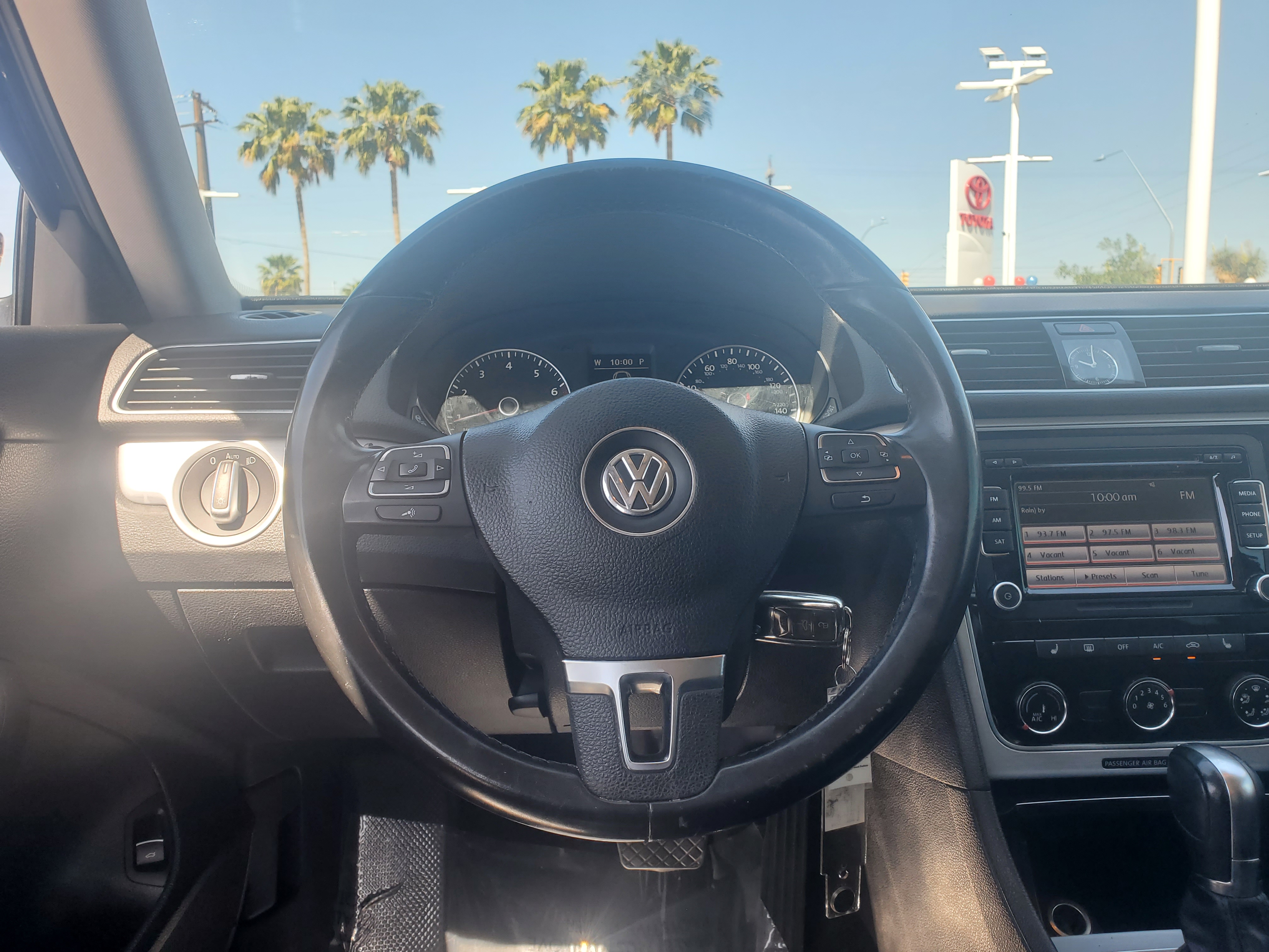 2013 Volkswagen Passat 2.5 SE 8