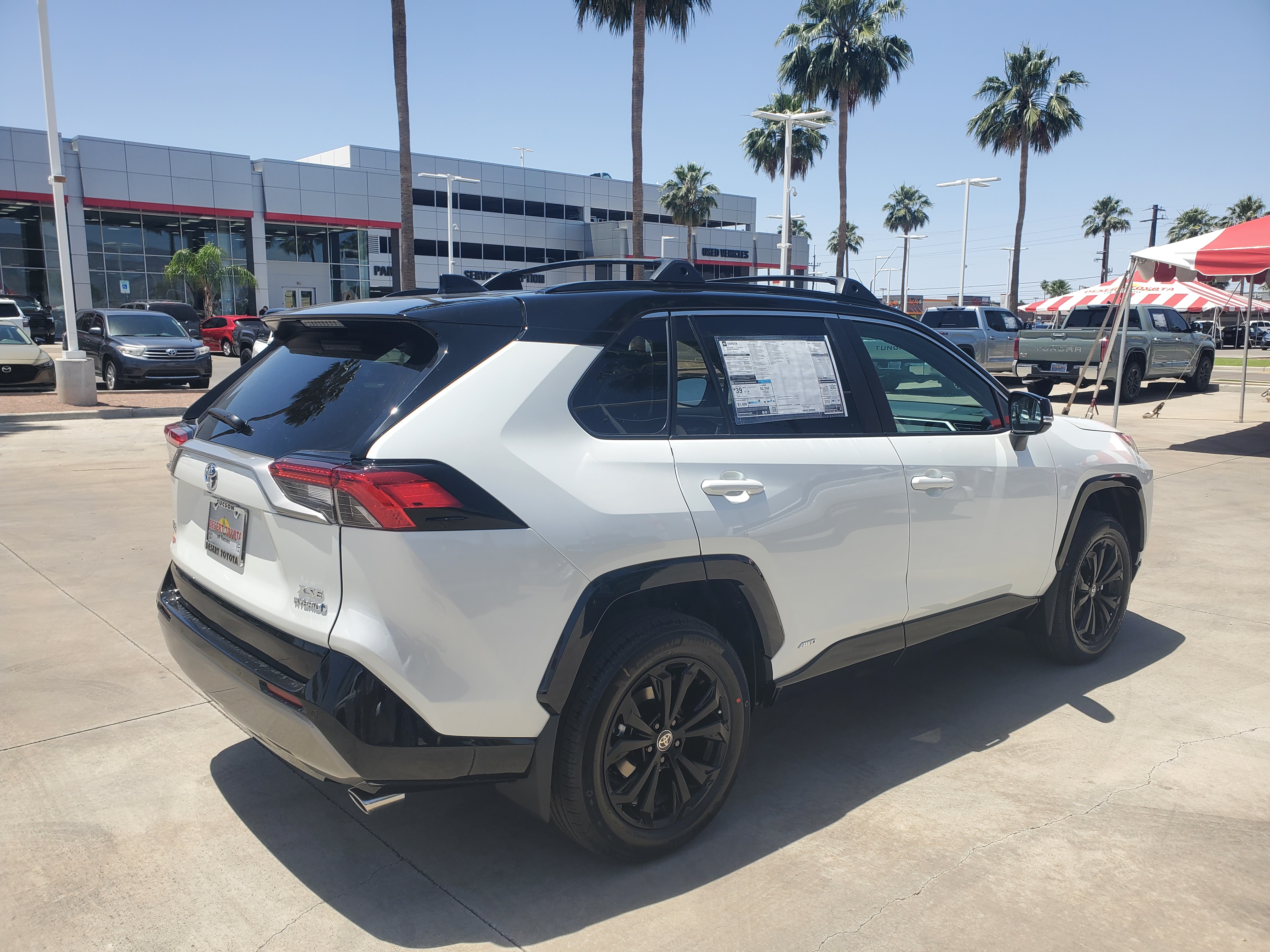 2024 Toyota RAV4 Hybrid XSE 23