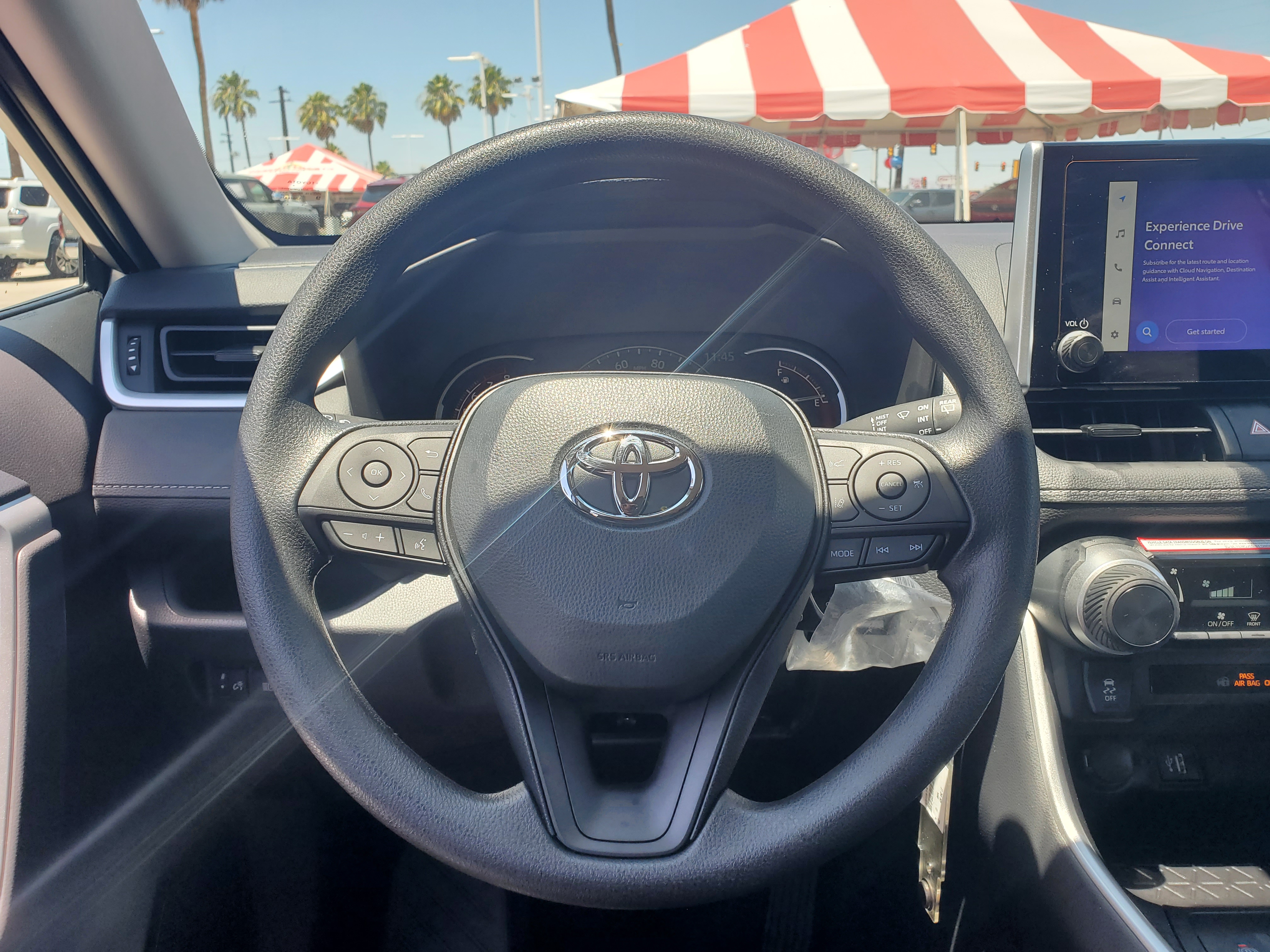 2024 Toyota RAV4 LE 8