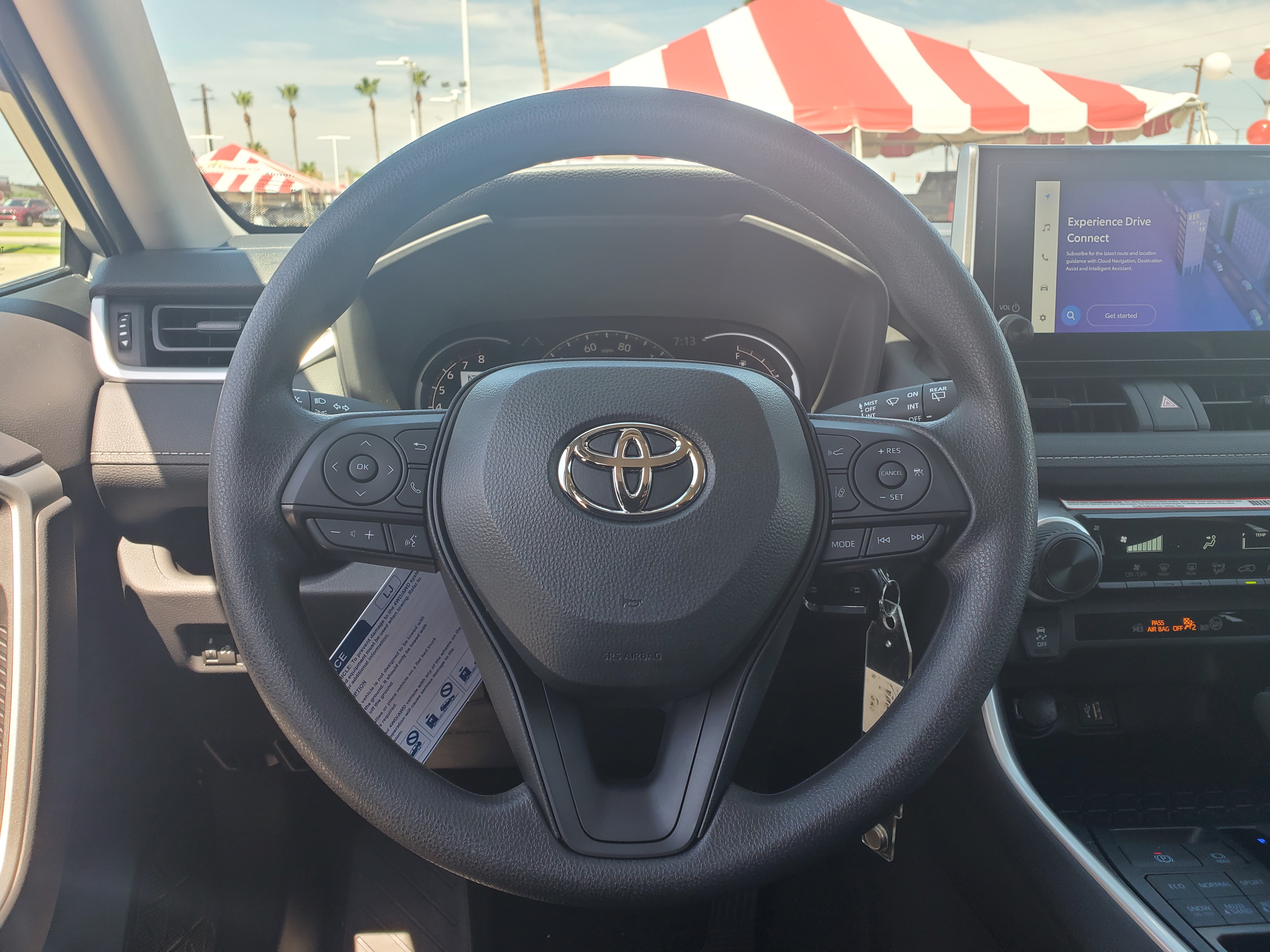 2024 Toyota RAV4 LE 8