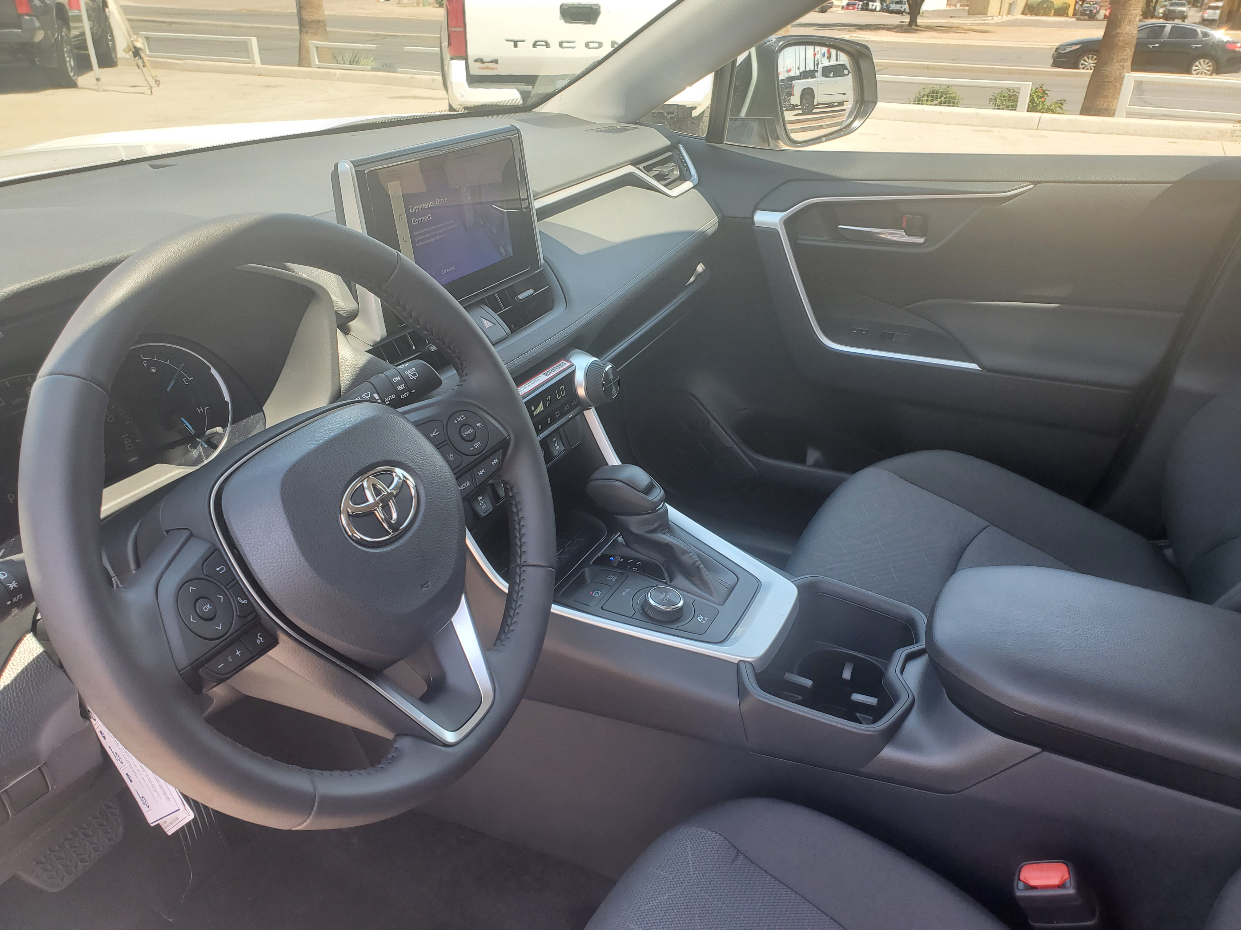 2024 Toyota RAV4 Hybrid XLE 14