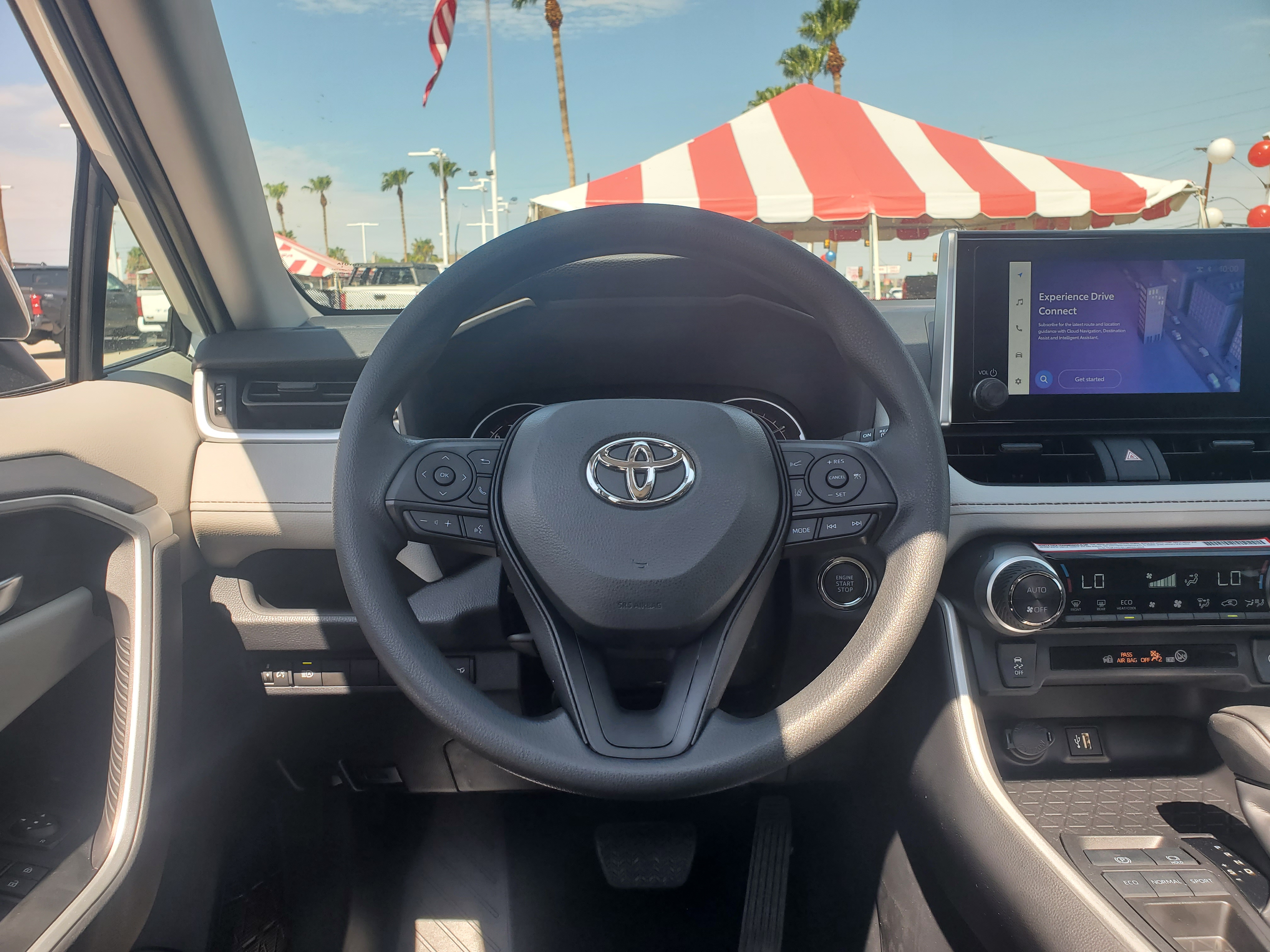 2024 Toyota RAV4 XLE 8