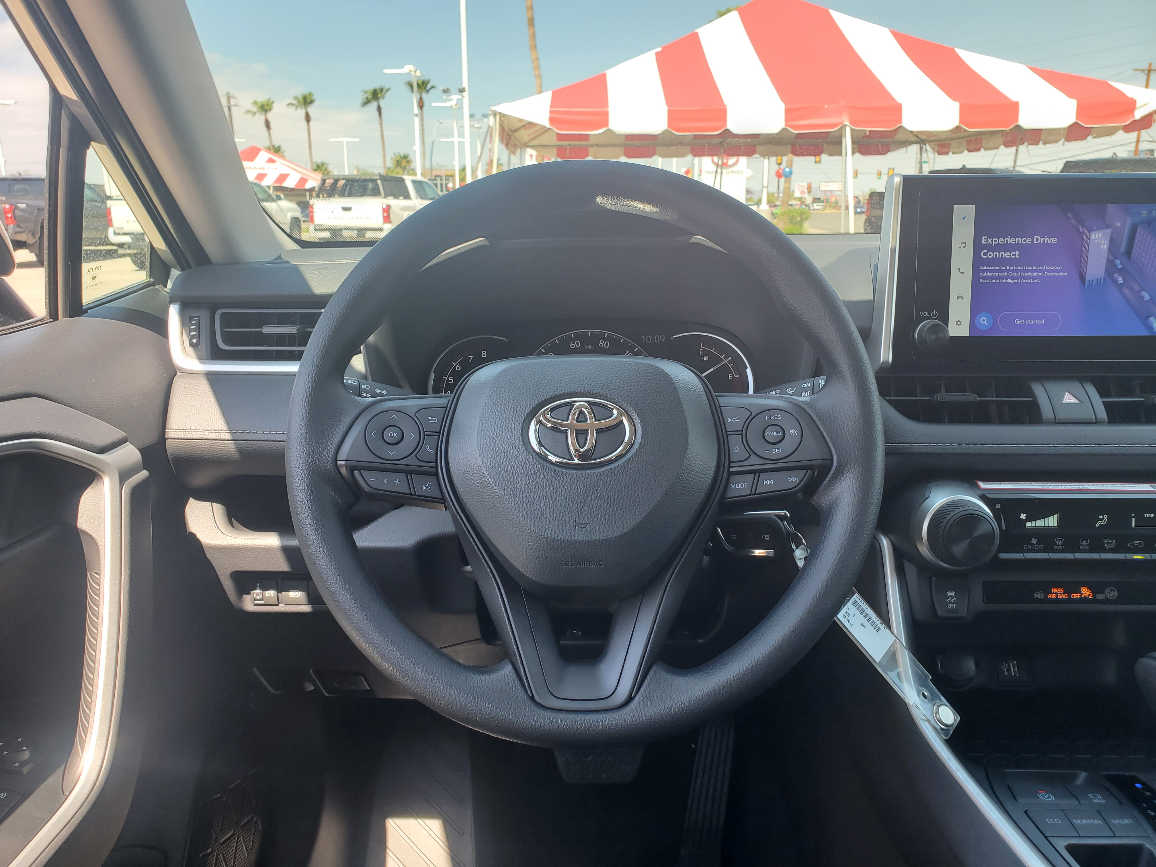 2024 Toyota RAV4 LE 8