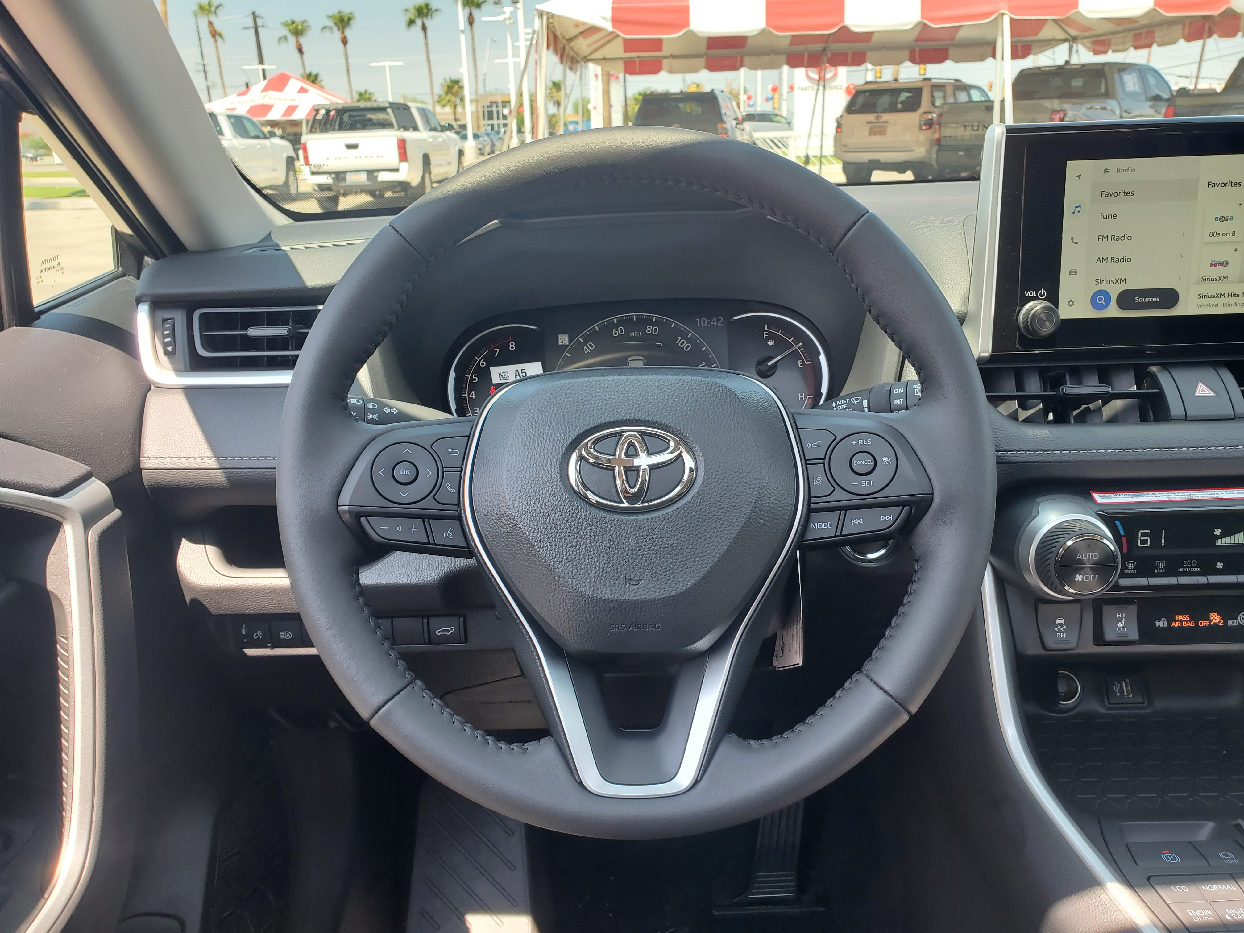 2024 Toyota RAV4 XLE 8