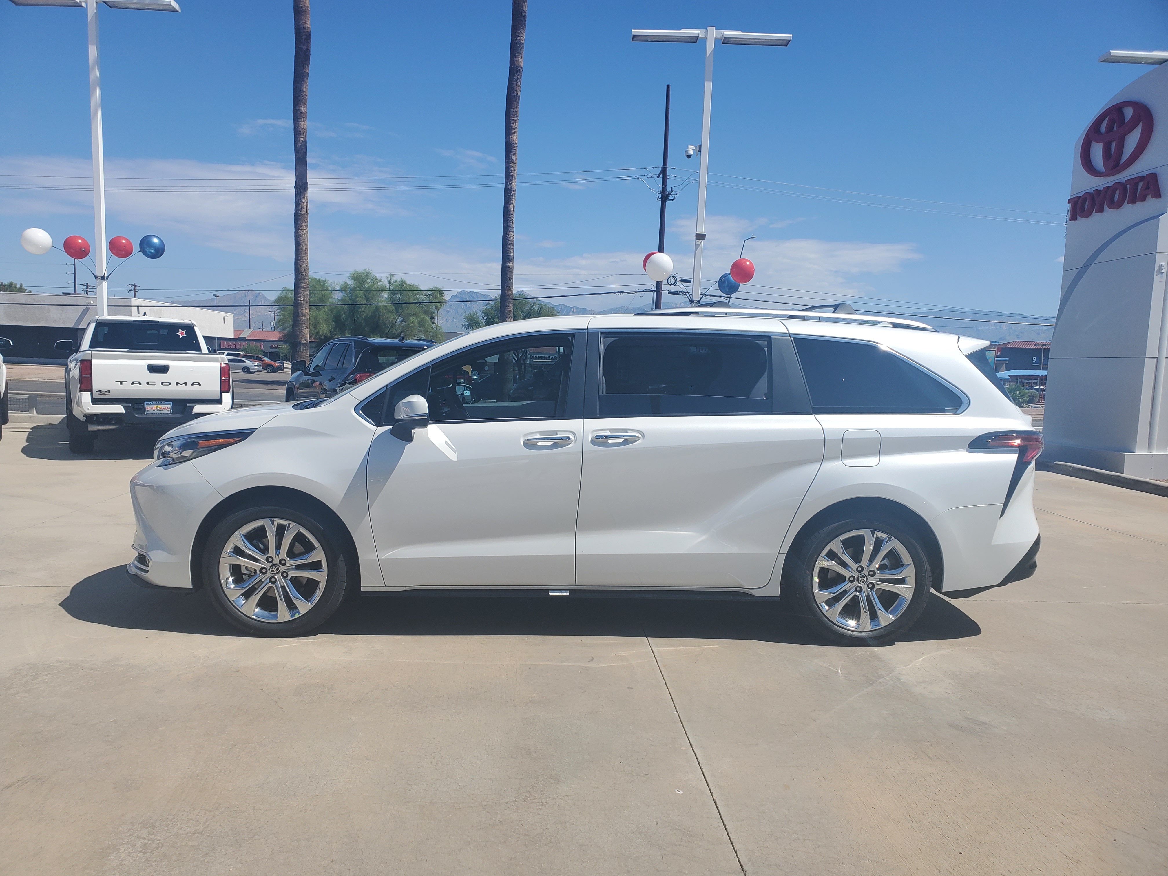 2024 Toyota Sienna Platinum 7-Passenger 3