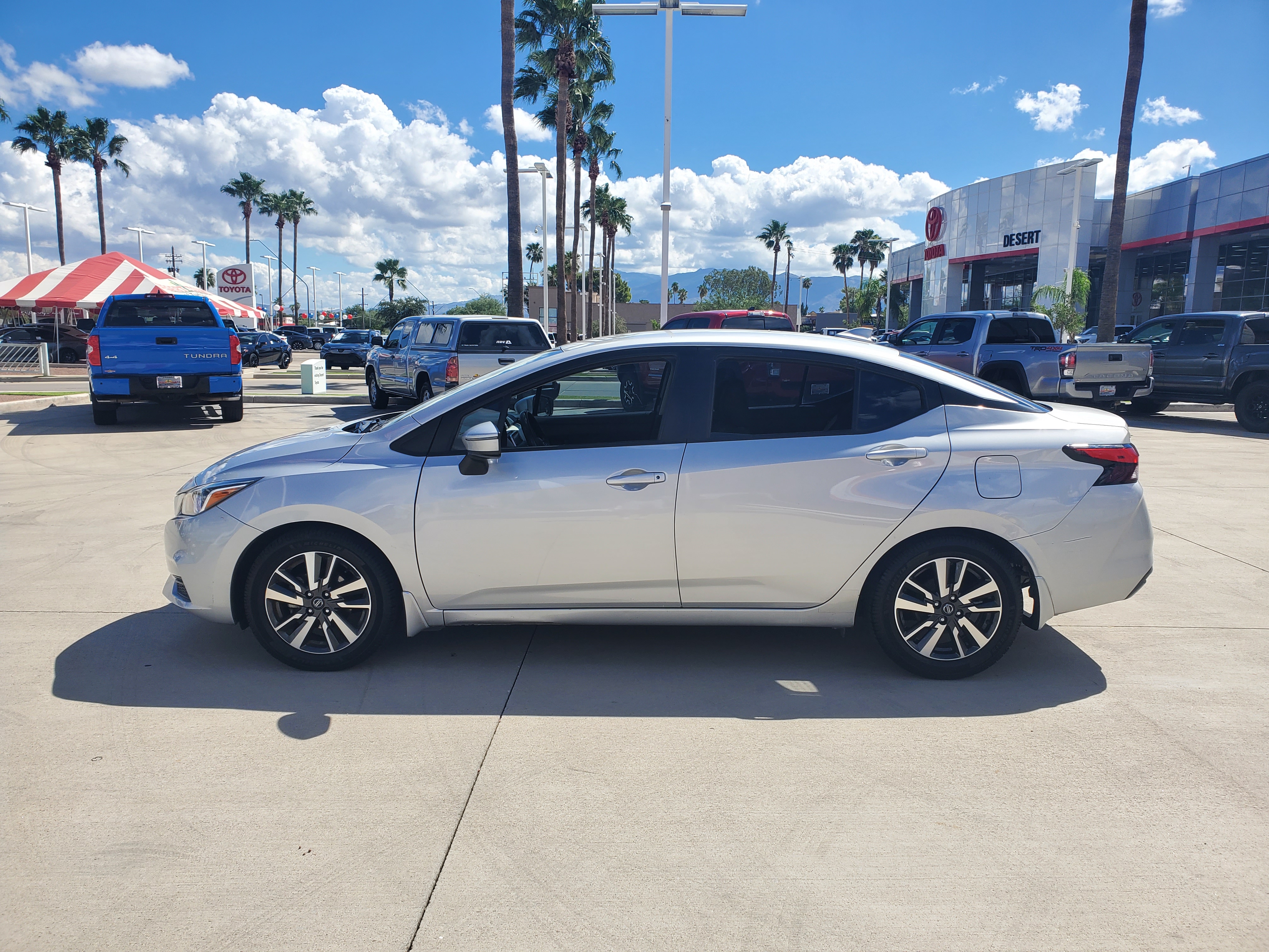 2021 Nissan Versa 1.6 SV 3