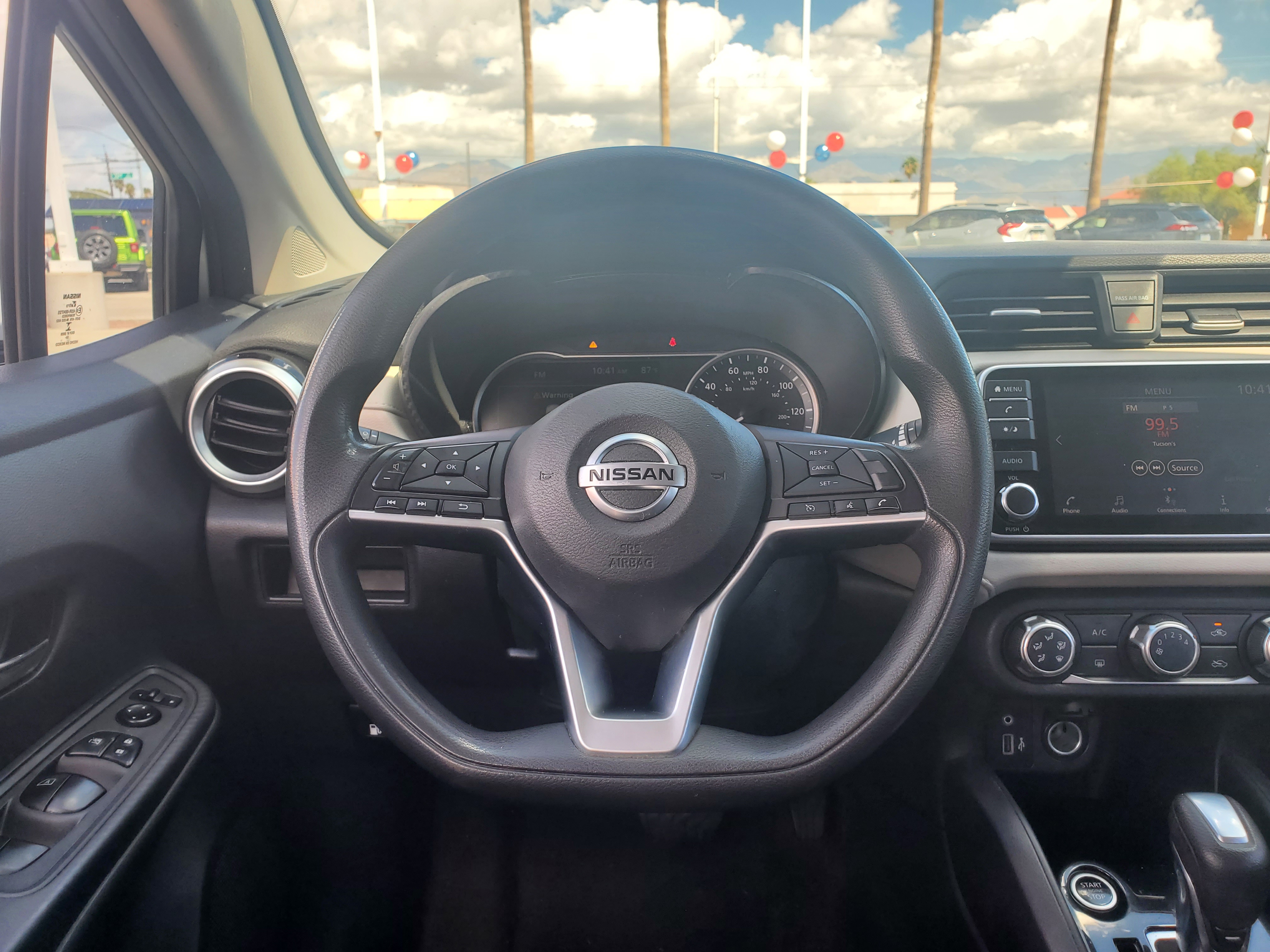 2021 Nissan Versa 1.6 SV 7