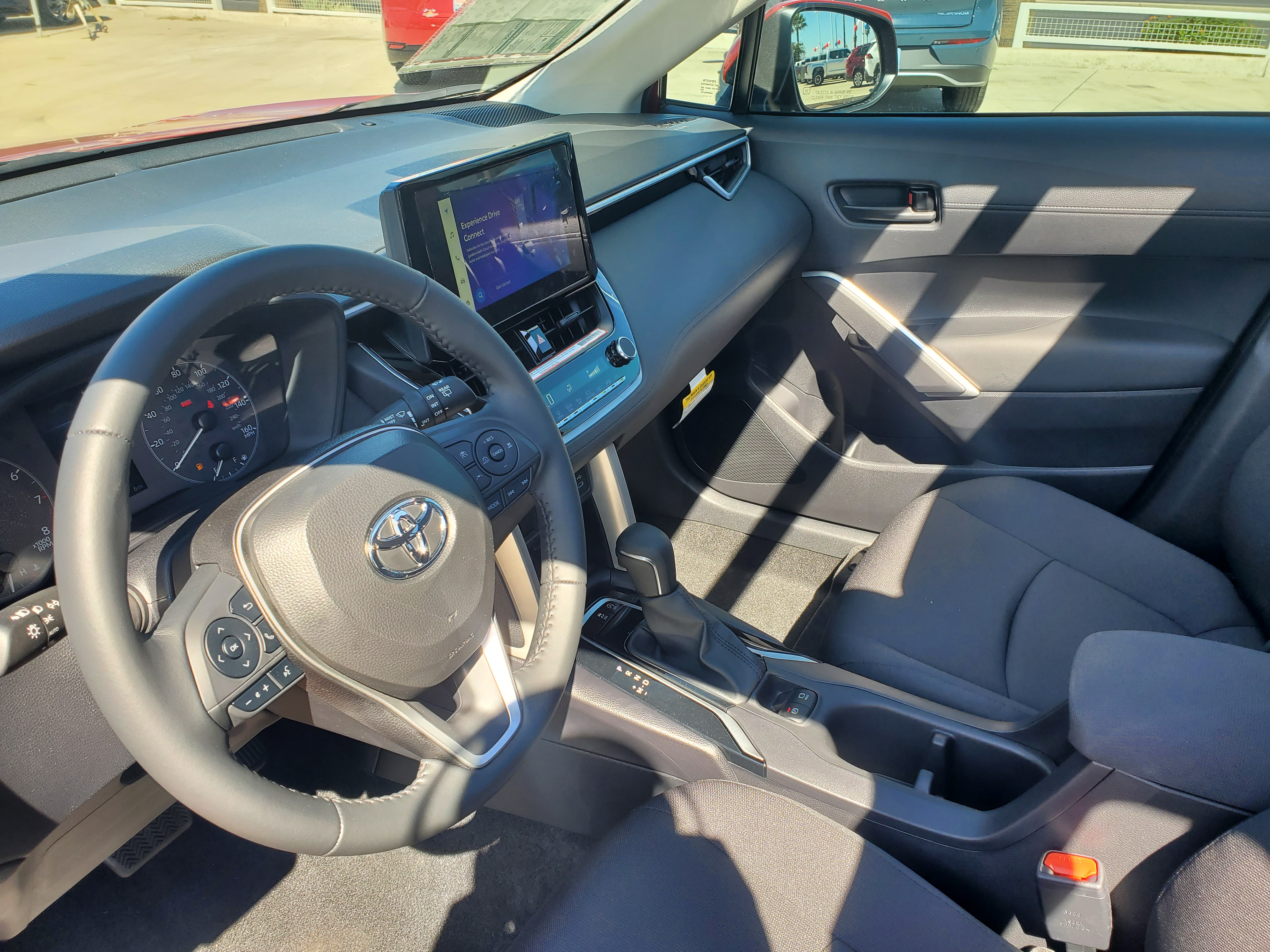 2024 Toyota Corolla Cross LE 14