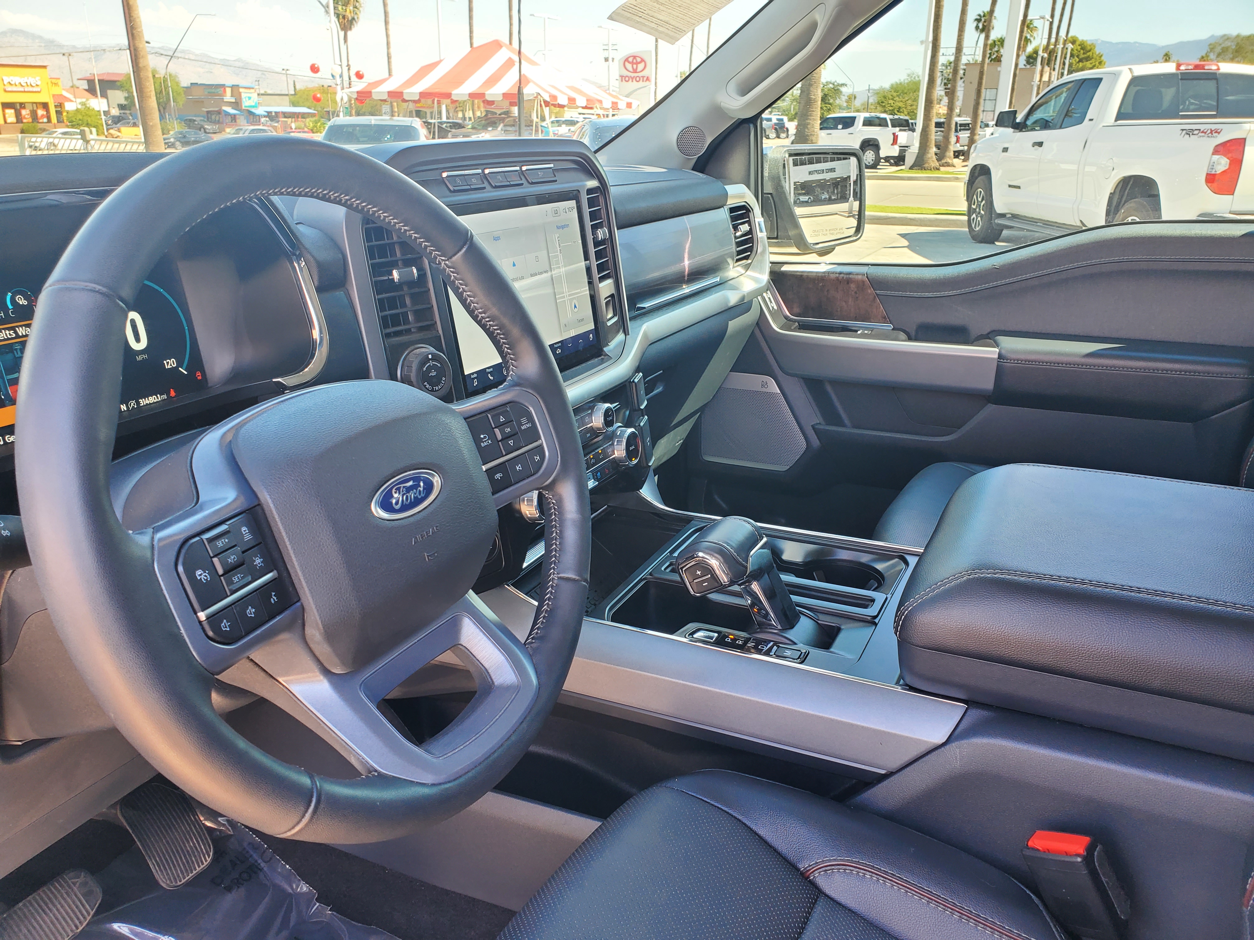 2023 Ford F-150 Lariat 14