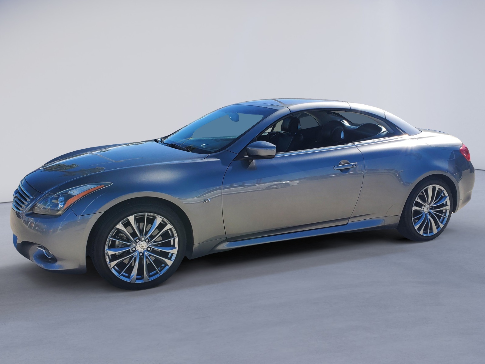 2015 INFINITI Q60 Base 1