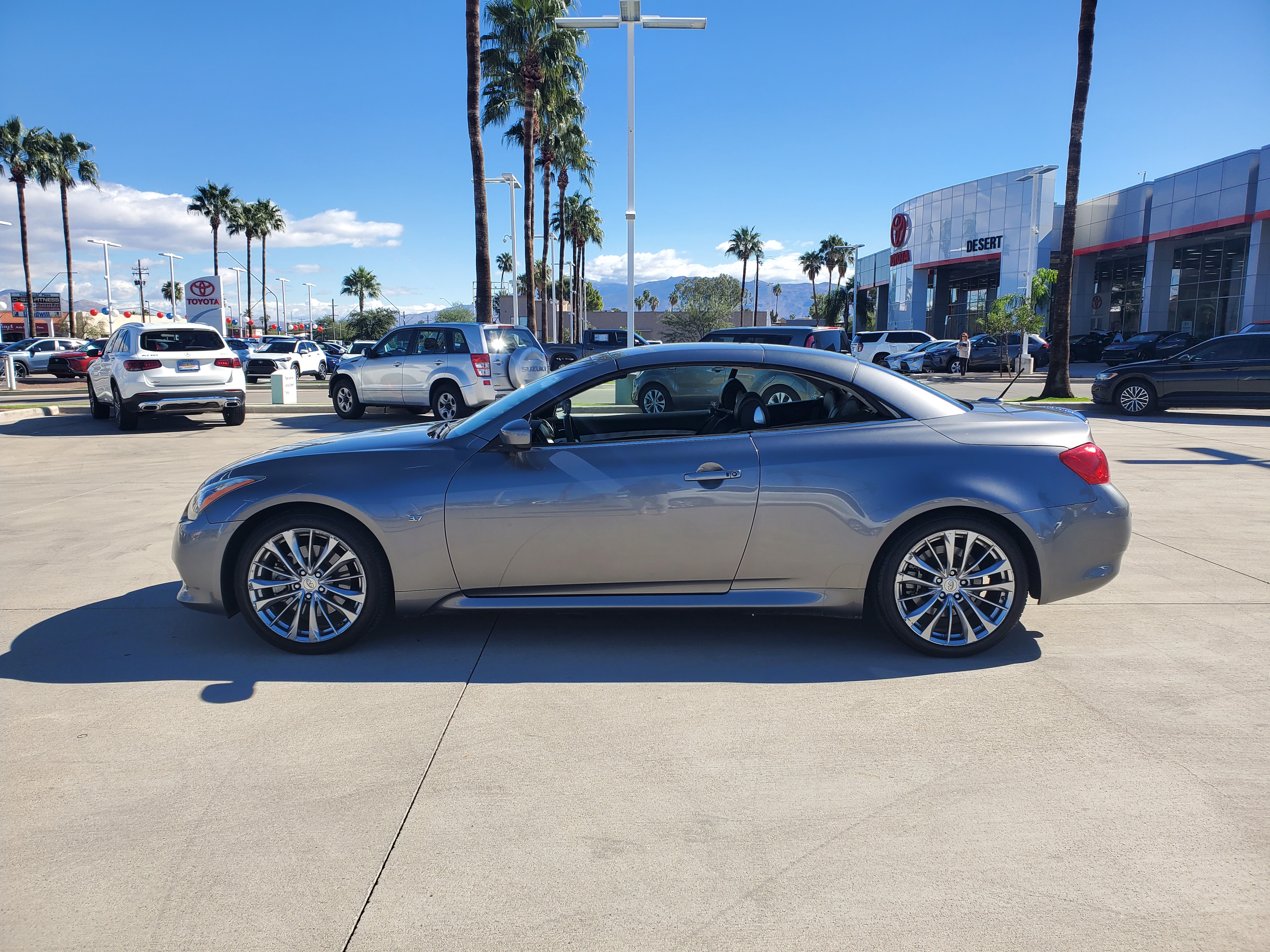 2015 INFINITI Q60 Base 3