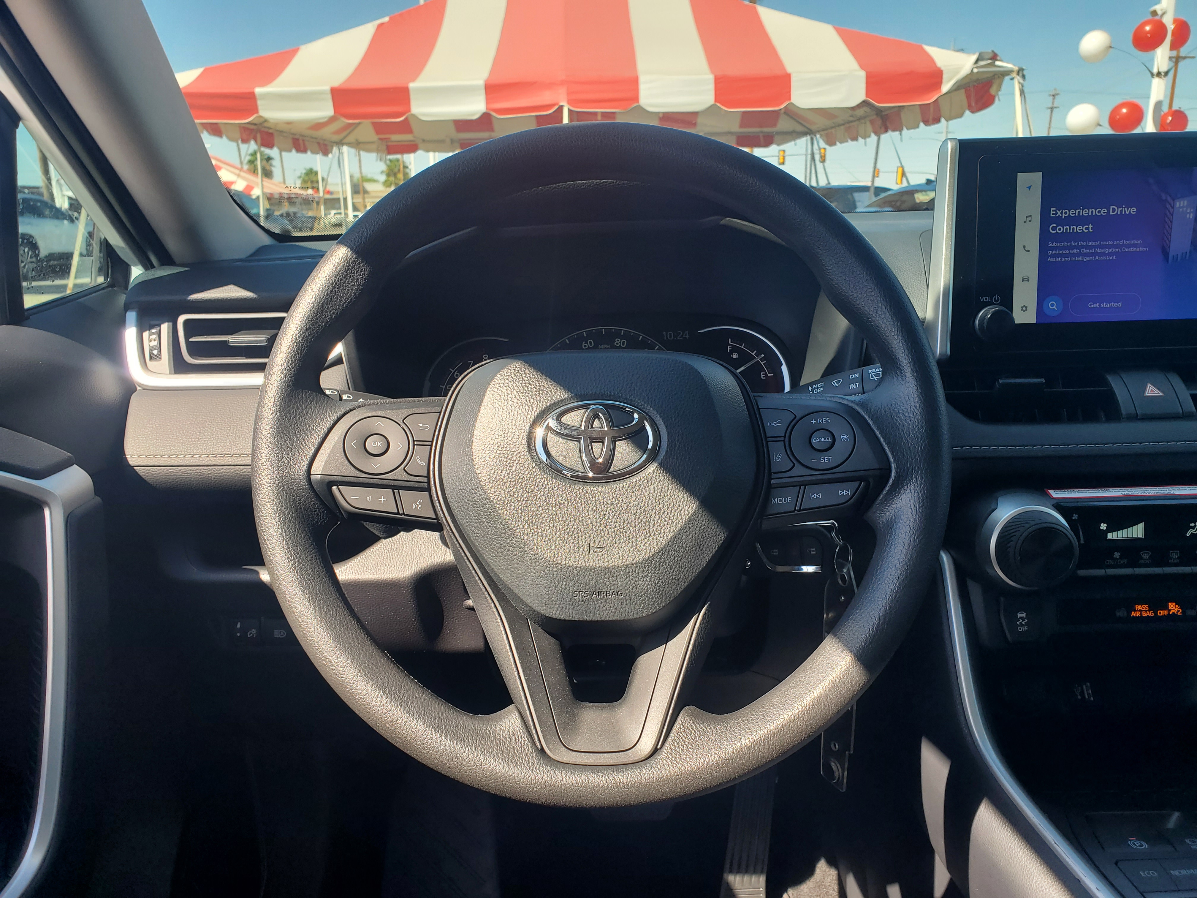 2024 Toyota RAV4 LE 8