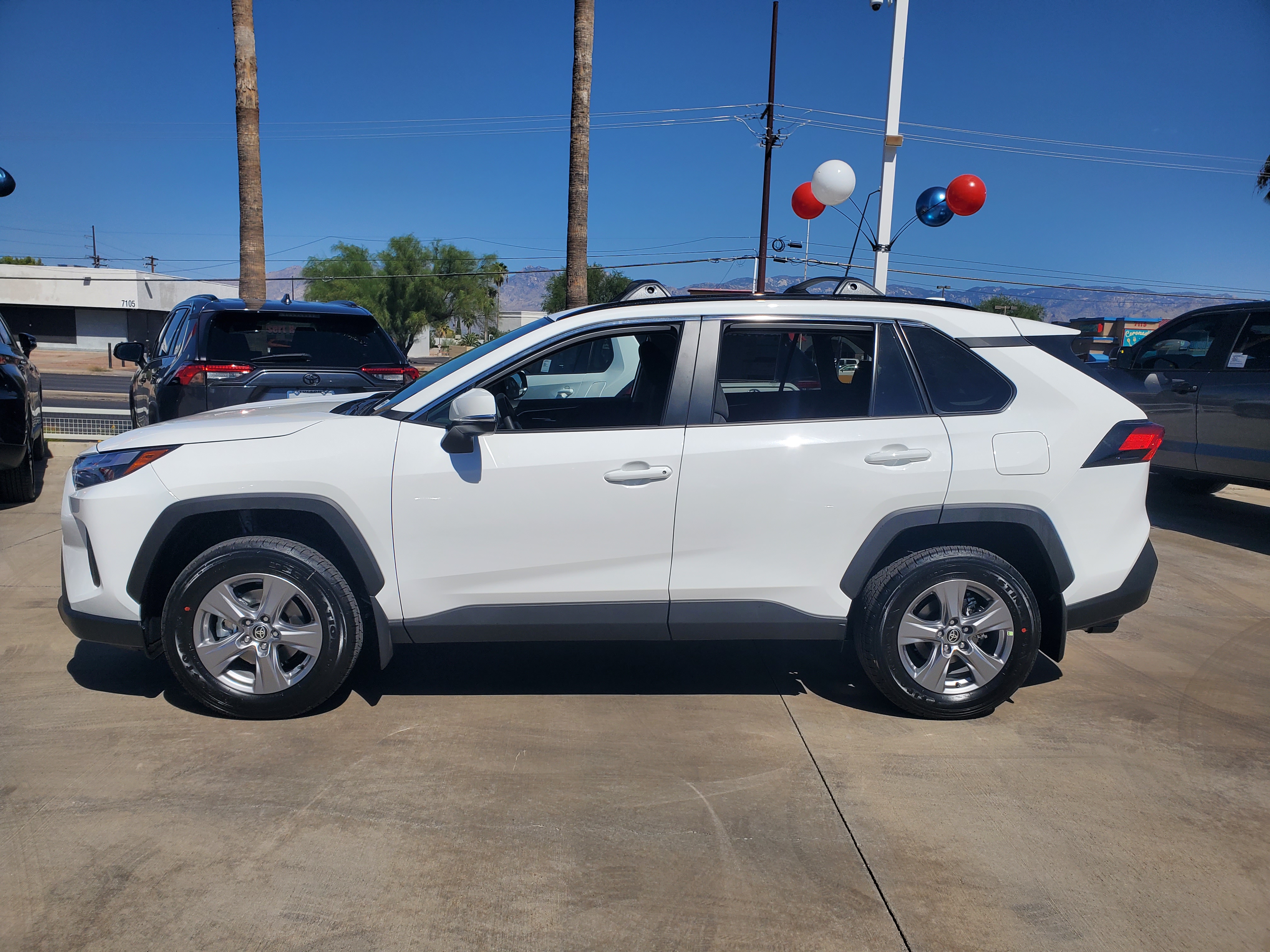 2024 Toyota RAV4 XLE 3