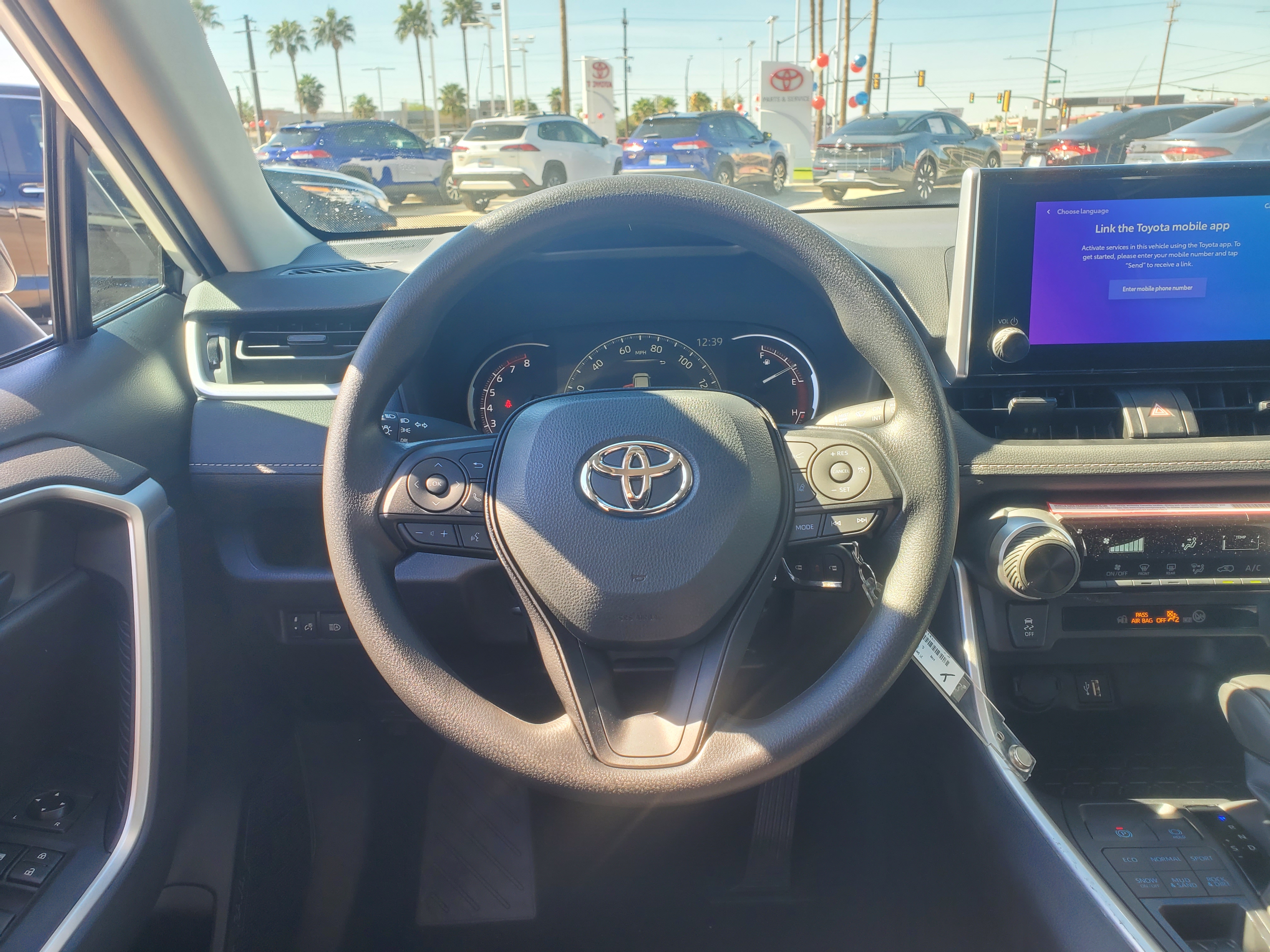 2024 Toyota RAV4 LE 8