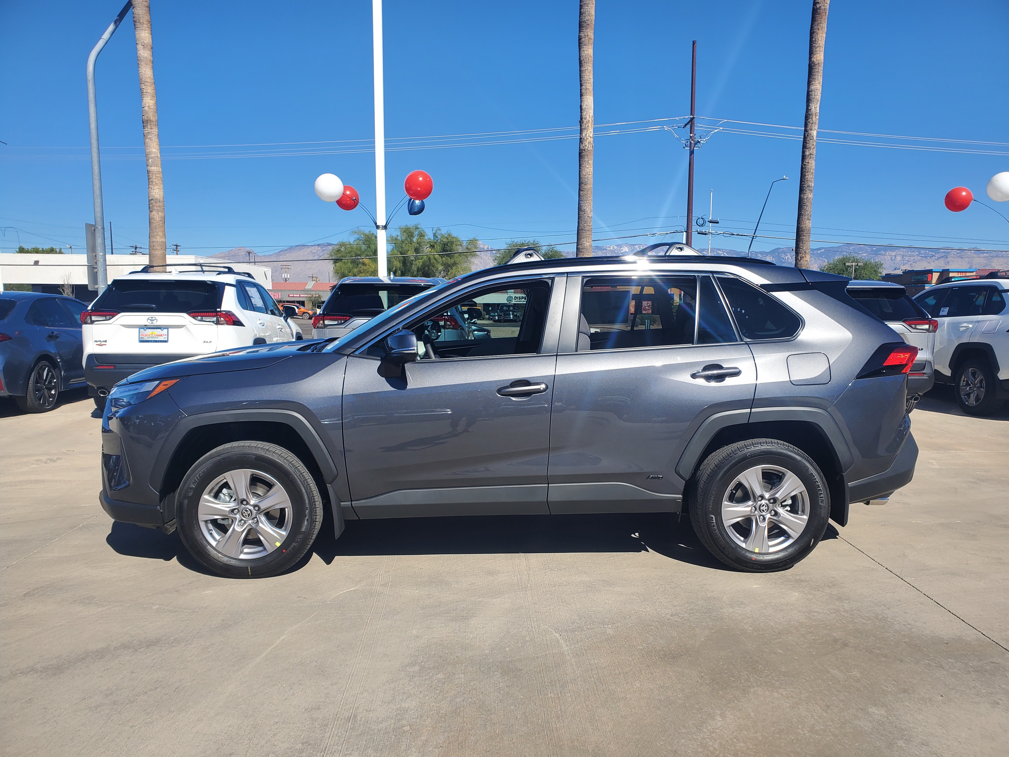 2024 Toyota RAV4 Hybrid XLE 3