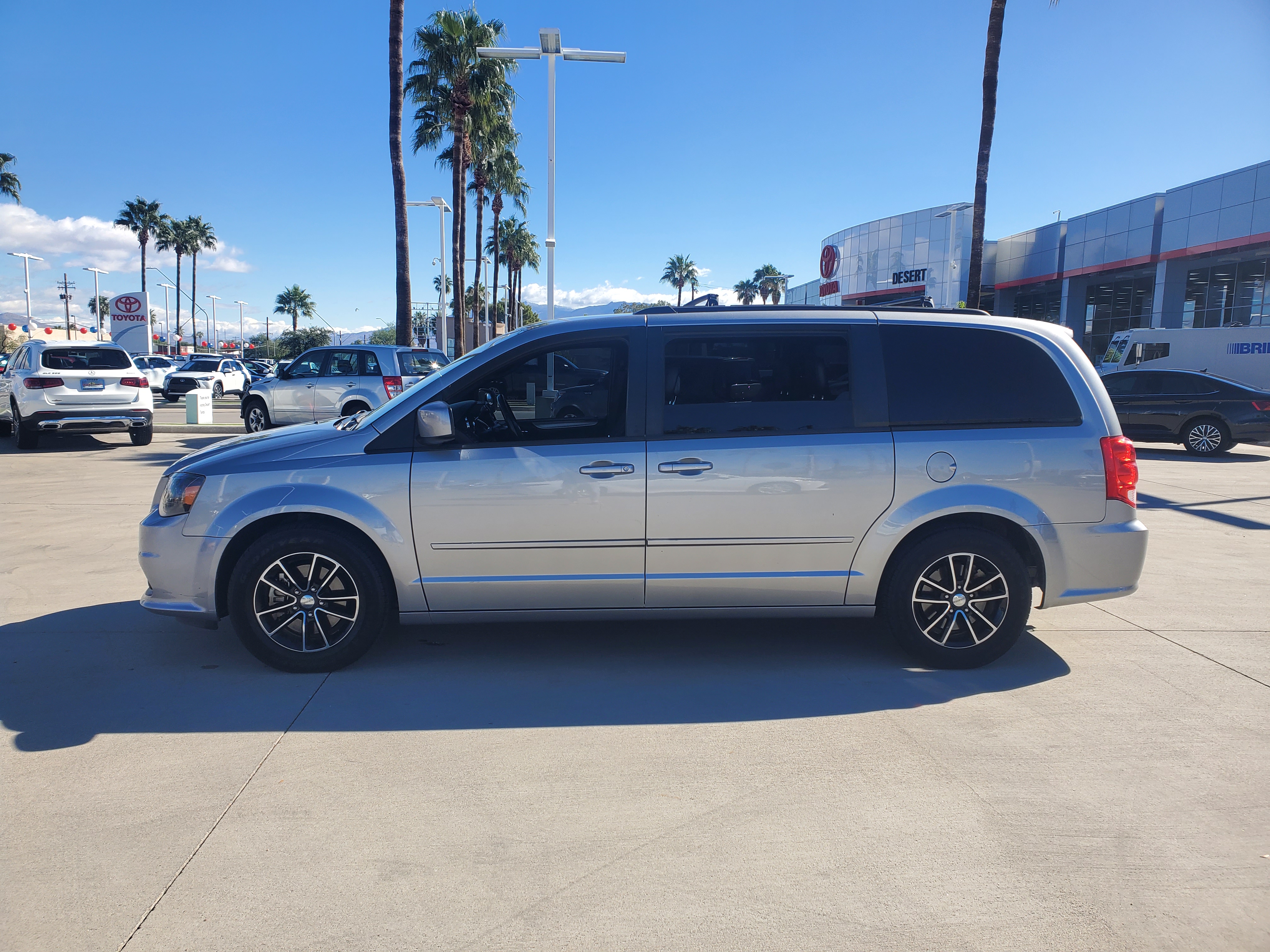 2016 Dodge Grand Caravan R/T 3