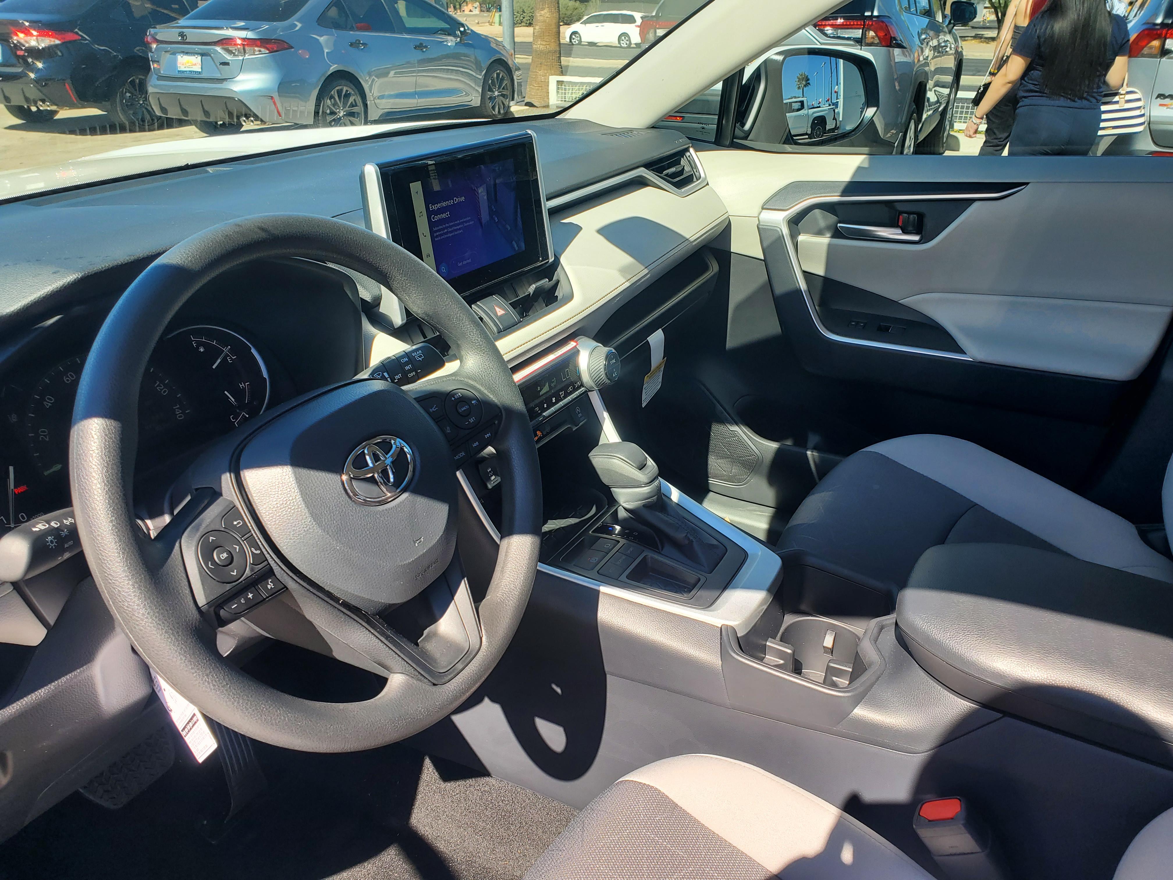 2024 Toyota RAV4 XLE 14