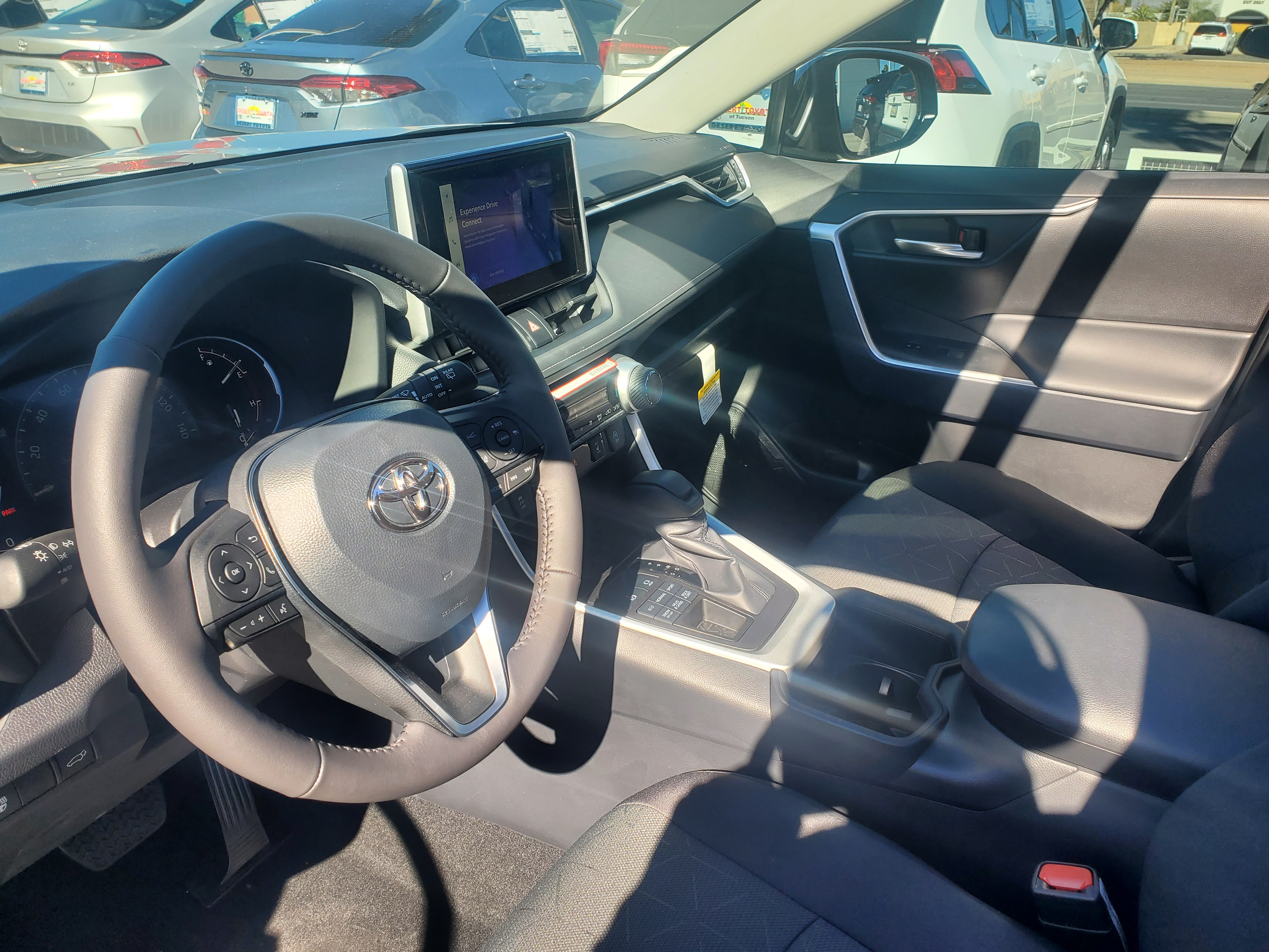 2024 Toyota RAV4 XLE 14