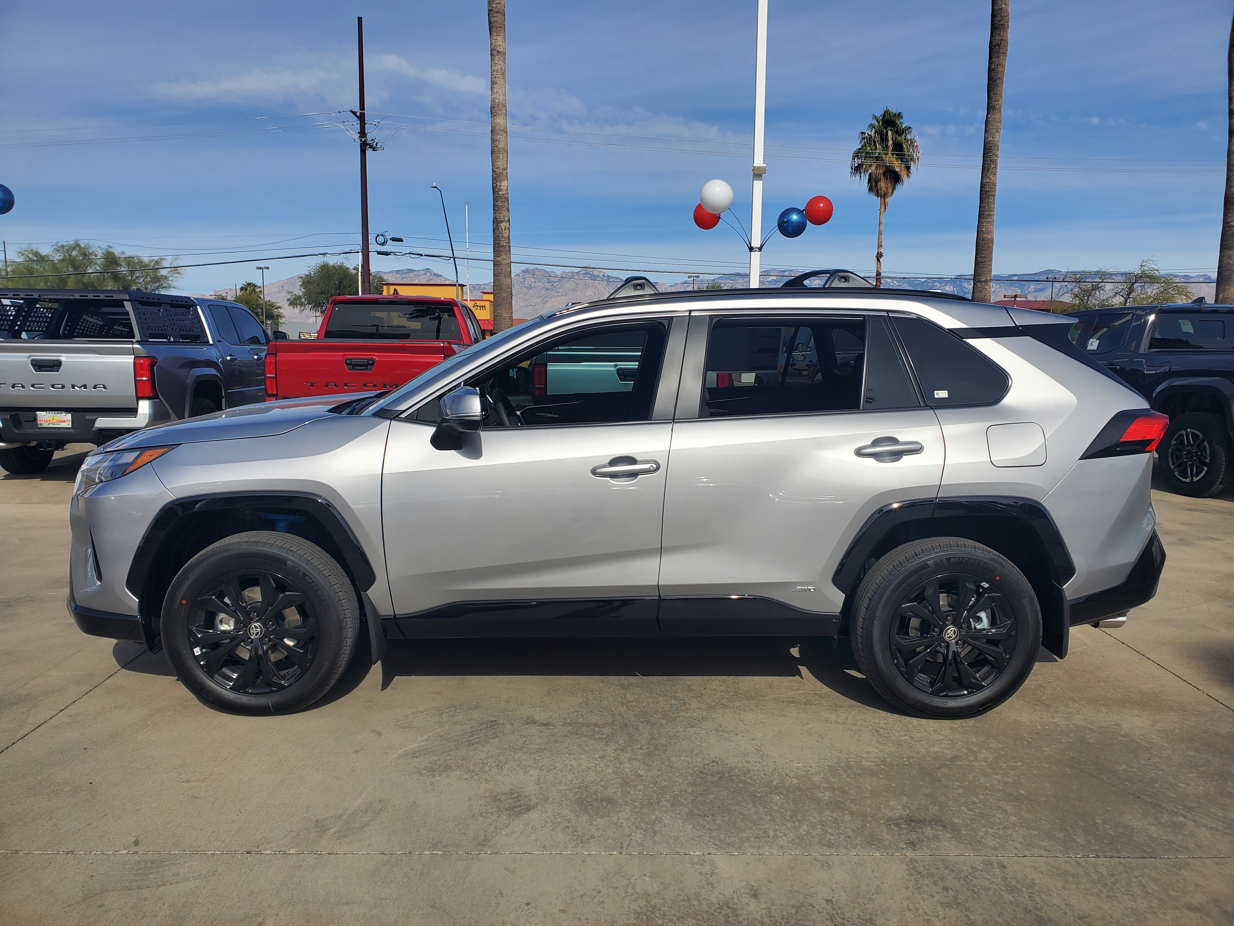 2024 Toyota RAV4 Hybrid SE 3