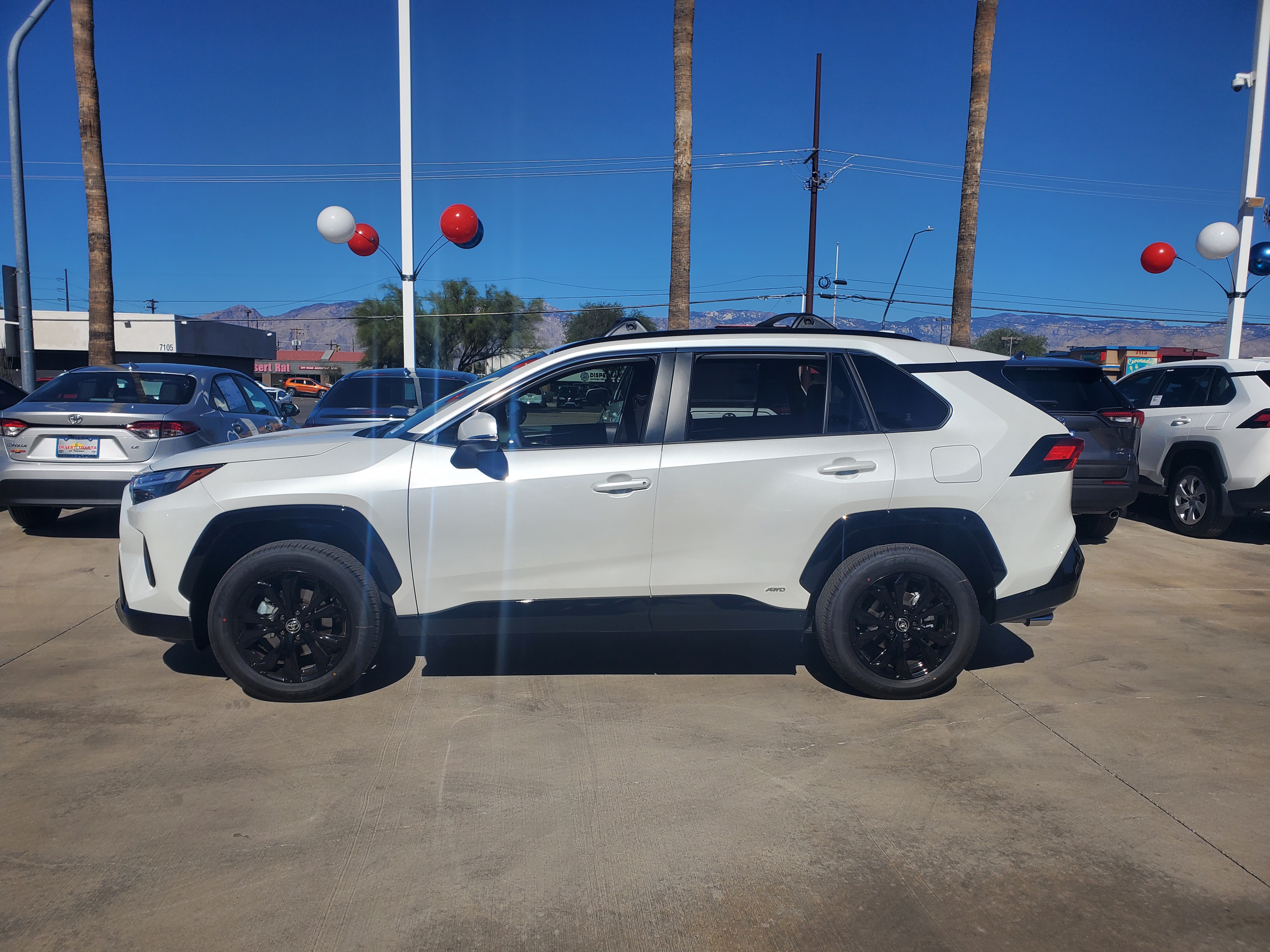 2024 Toyota RAV4 Hybrid SE 3