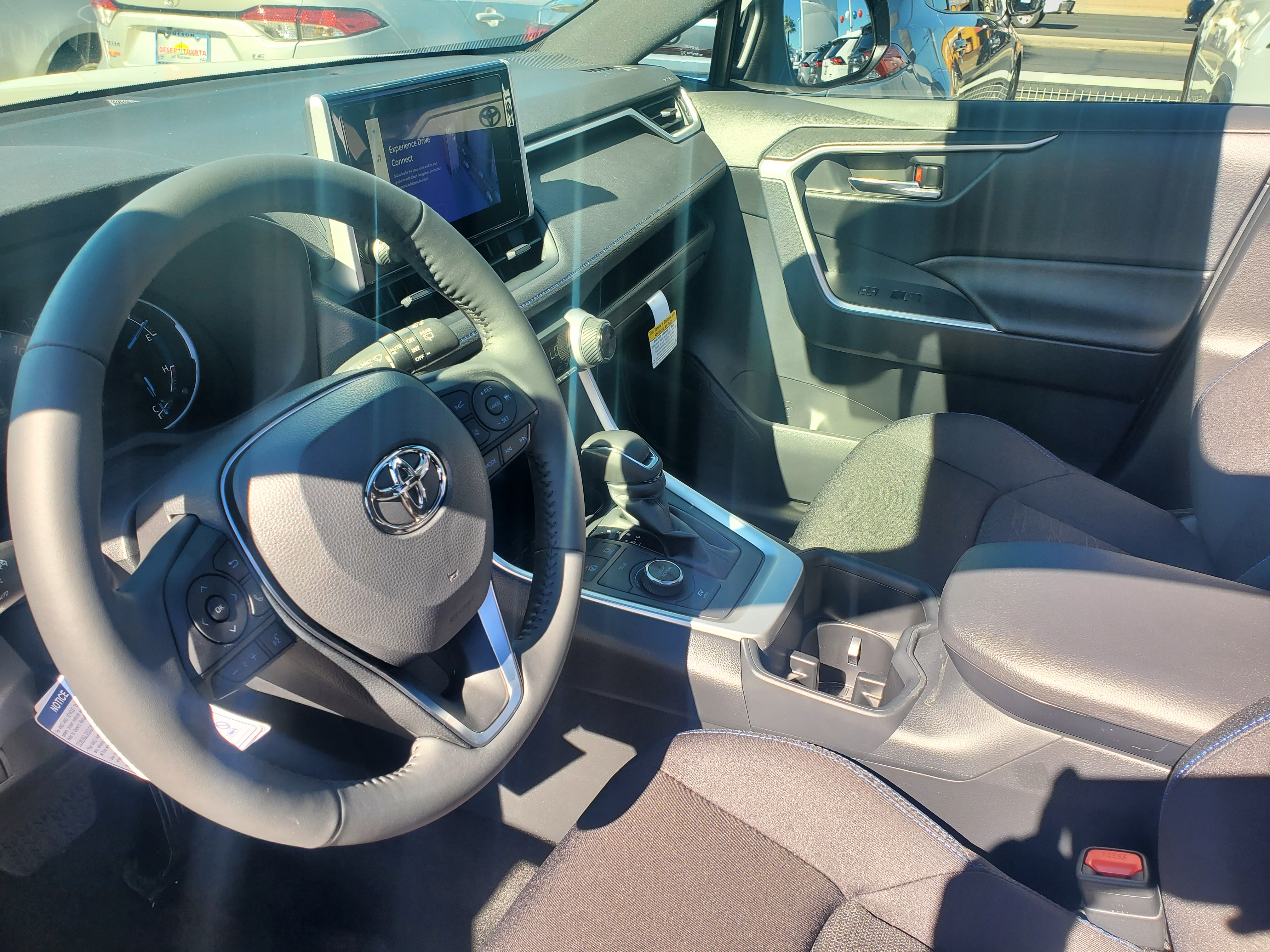 2024 Toyota RAV4 Hybrid SE 14