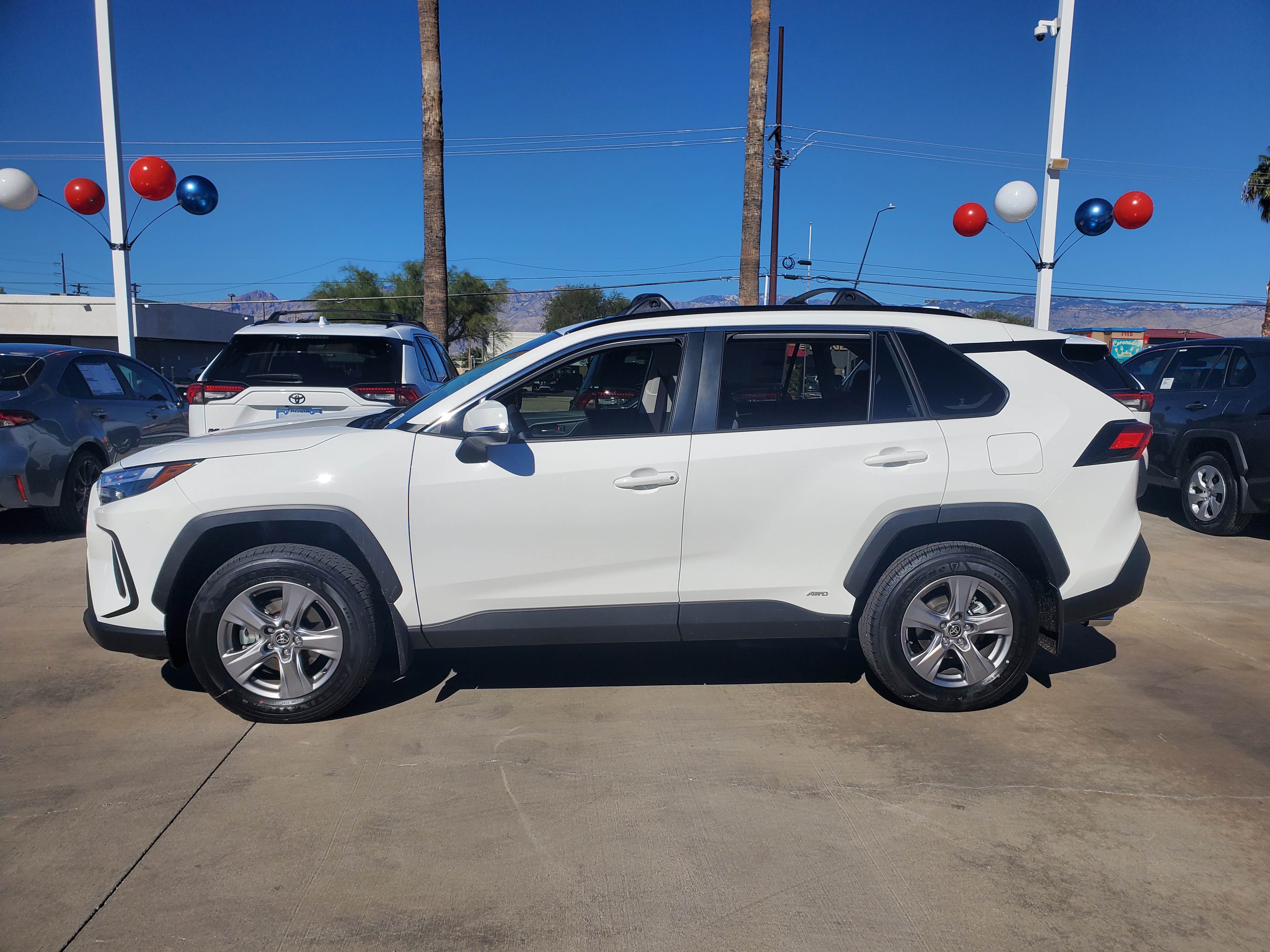 2024 Toyota RAV4 Hybrid XLE 3