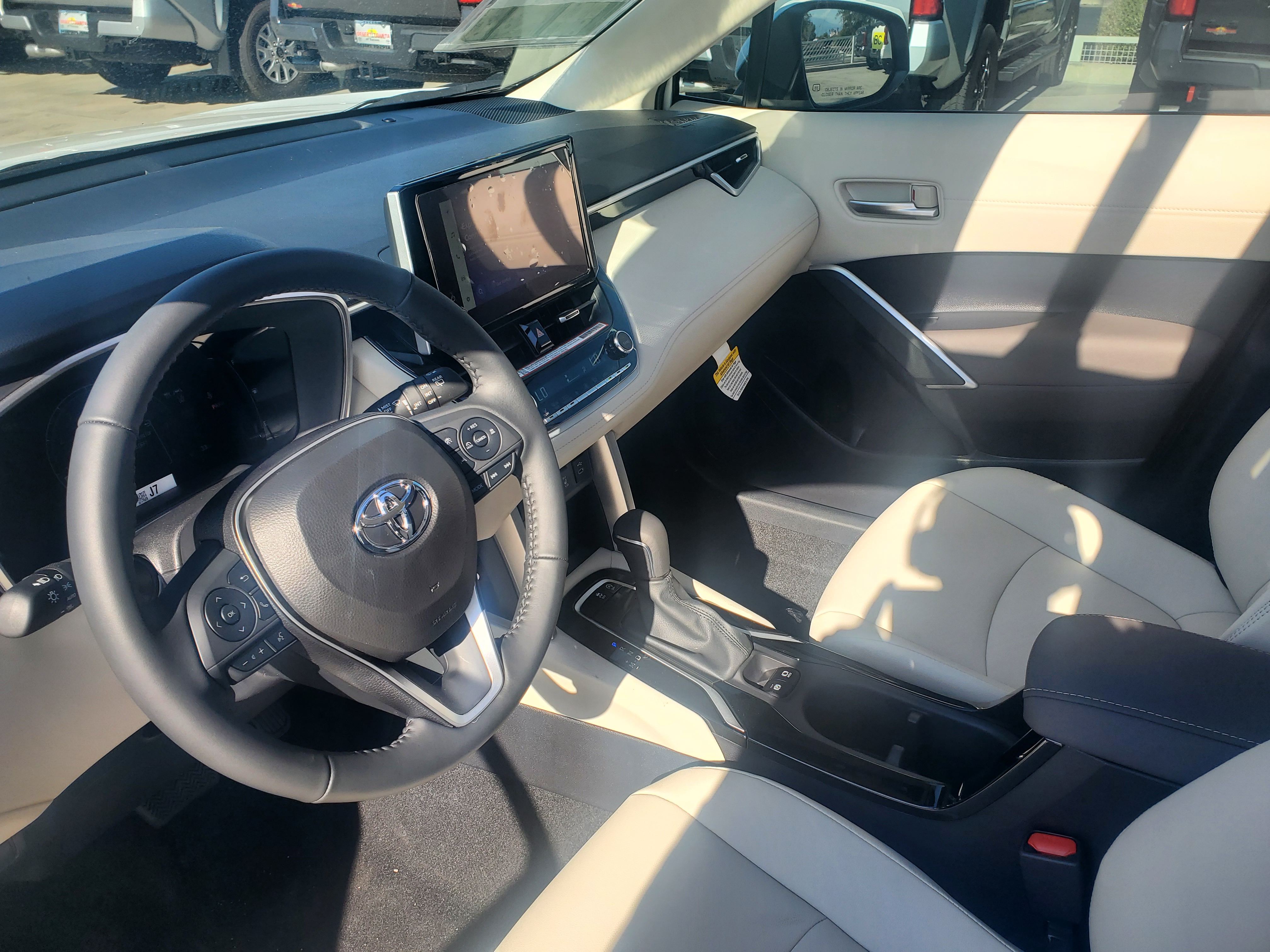 2024 Toyota Corolla Cross XLE 14