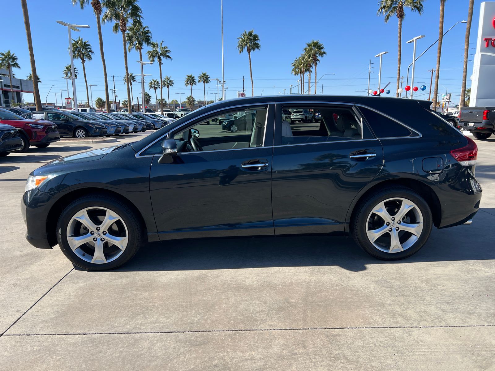 2015 Toyota Venza XLE 3