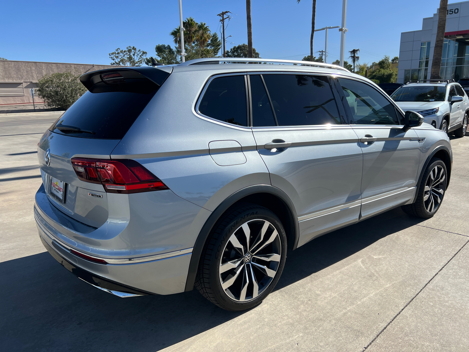 2020 Volkswagen Tiguan 2.0T SEL Premium R Line 24