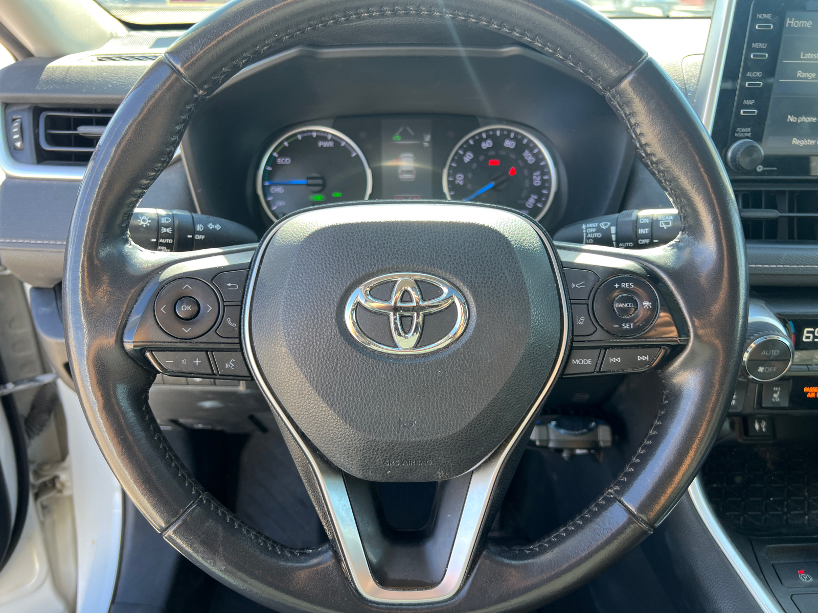 2019 Toyota RAV4 Hybrid XLE 8