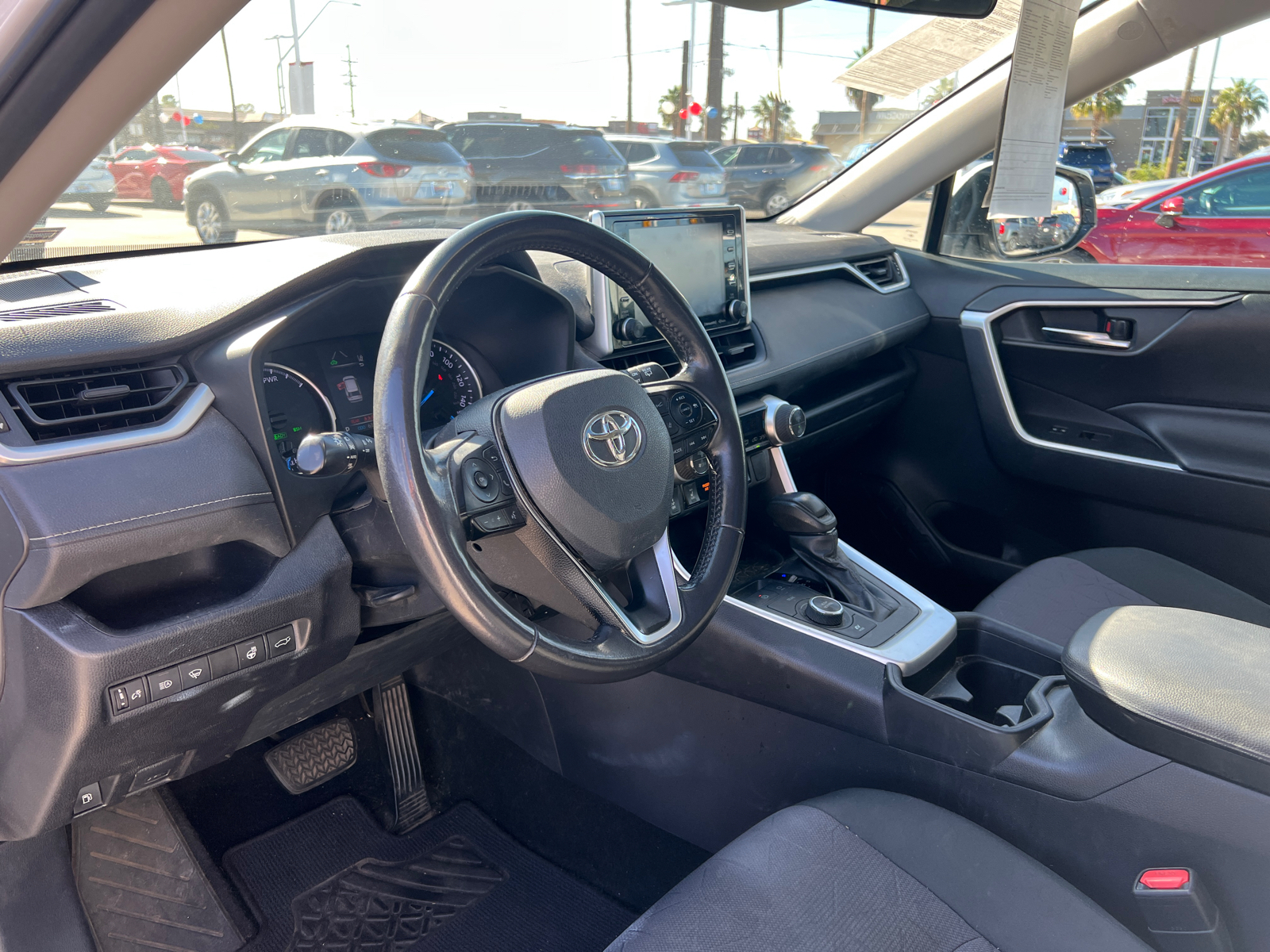 2019 Toyota RAV4 Hybrid XLE 16