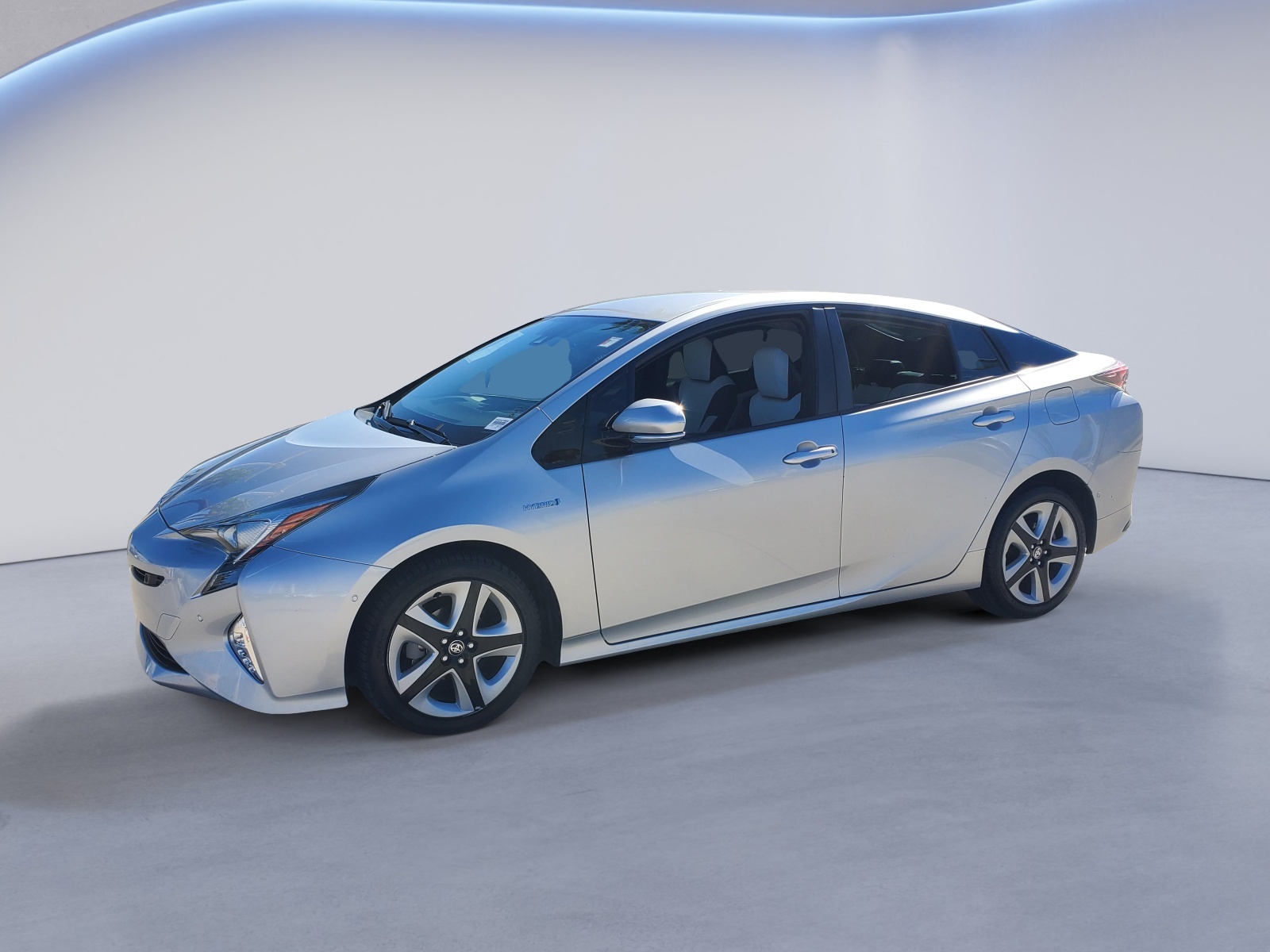 2018 Toyota Prius Three Touring 1