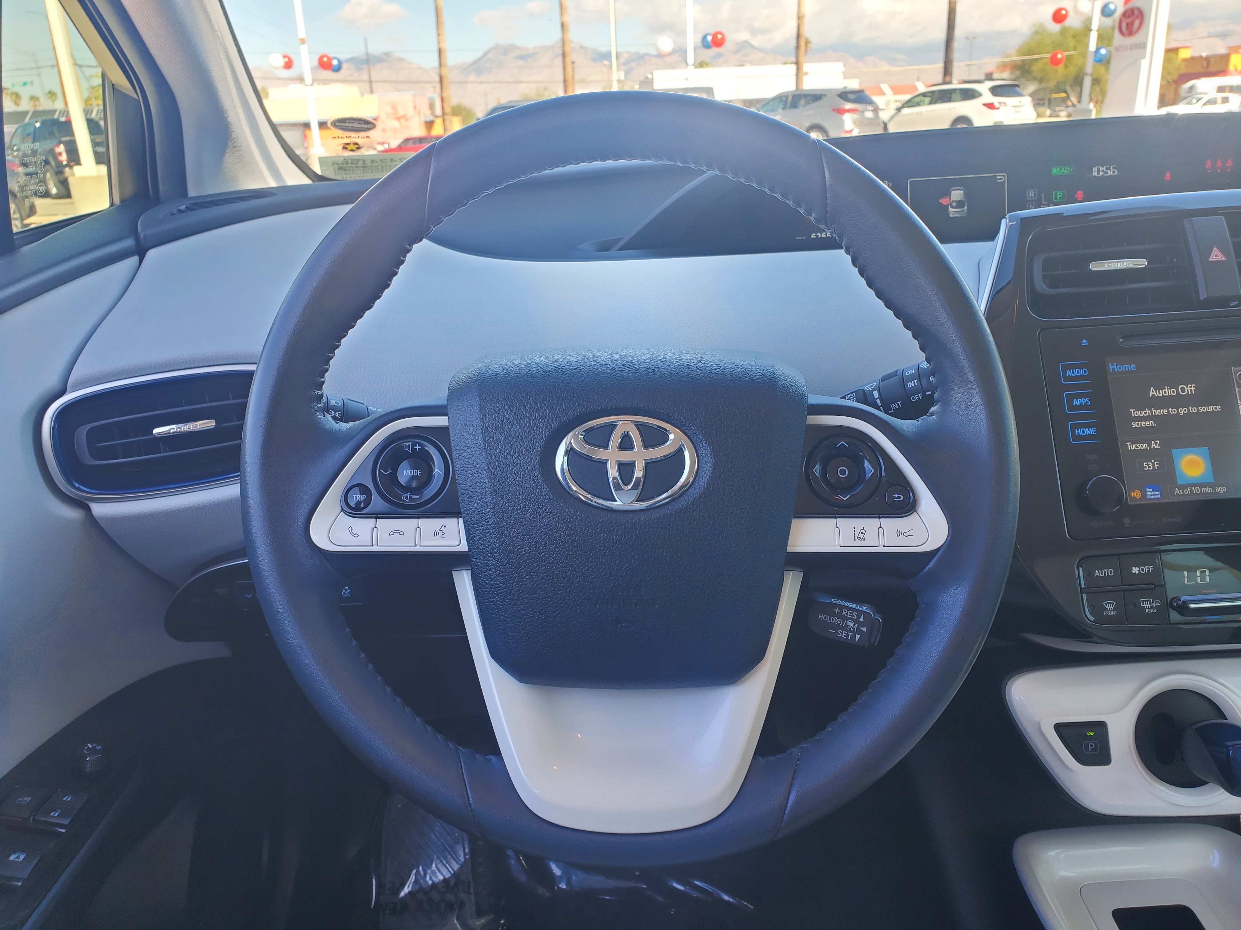 2018 Toyota Prius Three Touring 8