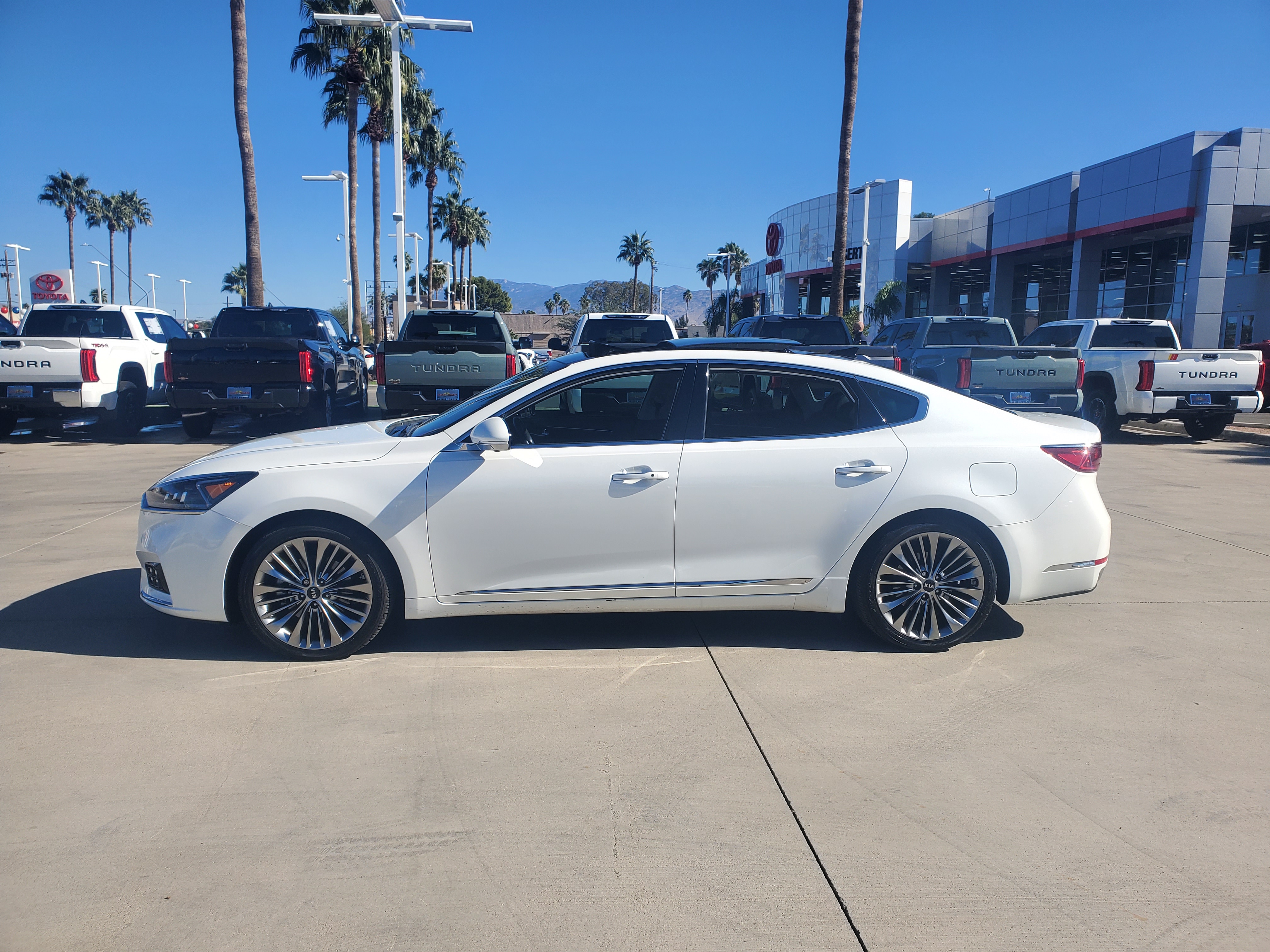 2017 Kia Cadenza Limited 3