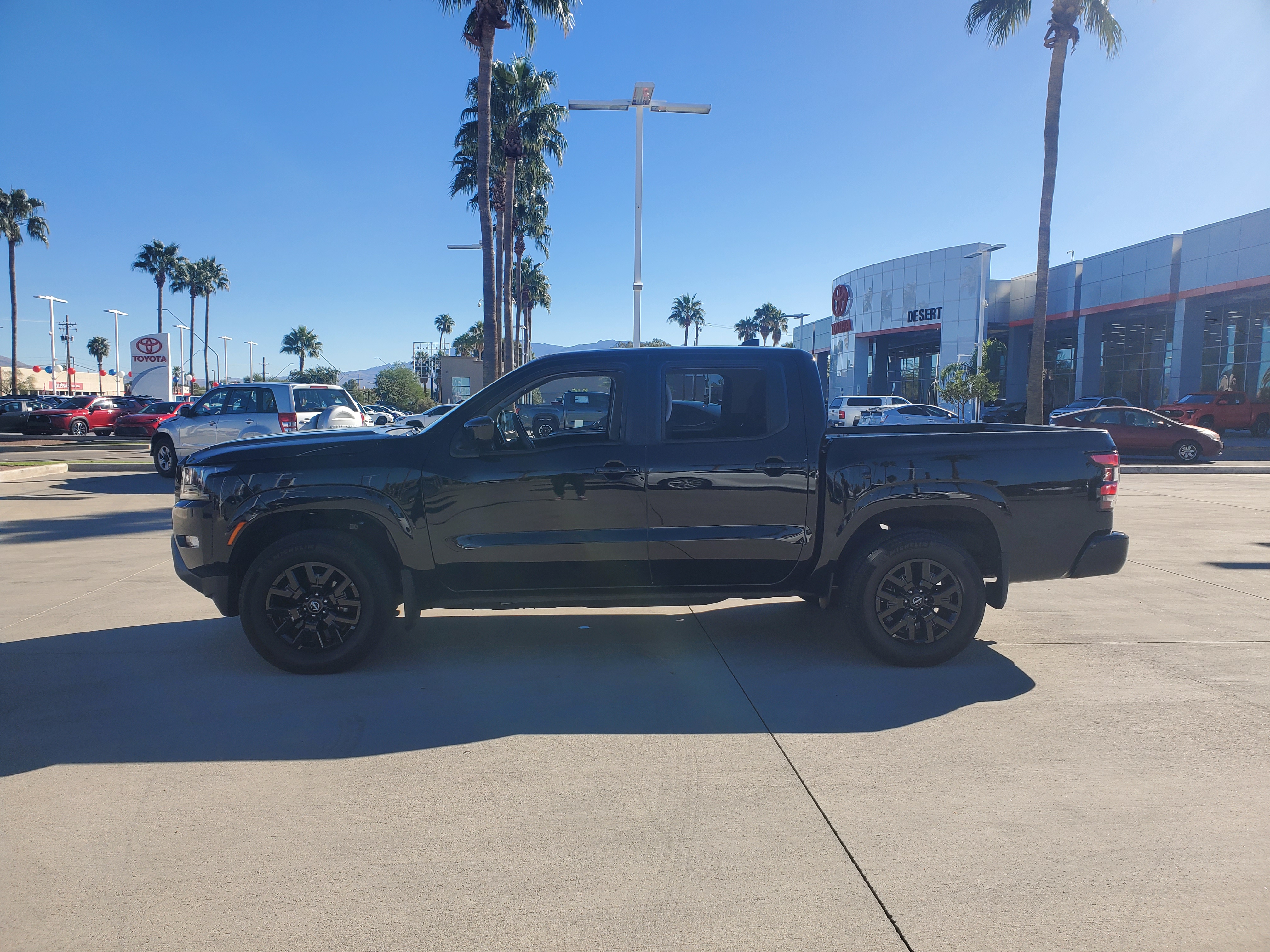 2022 Nissan Frontier SV 3