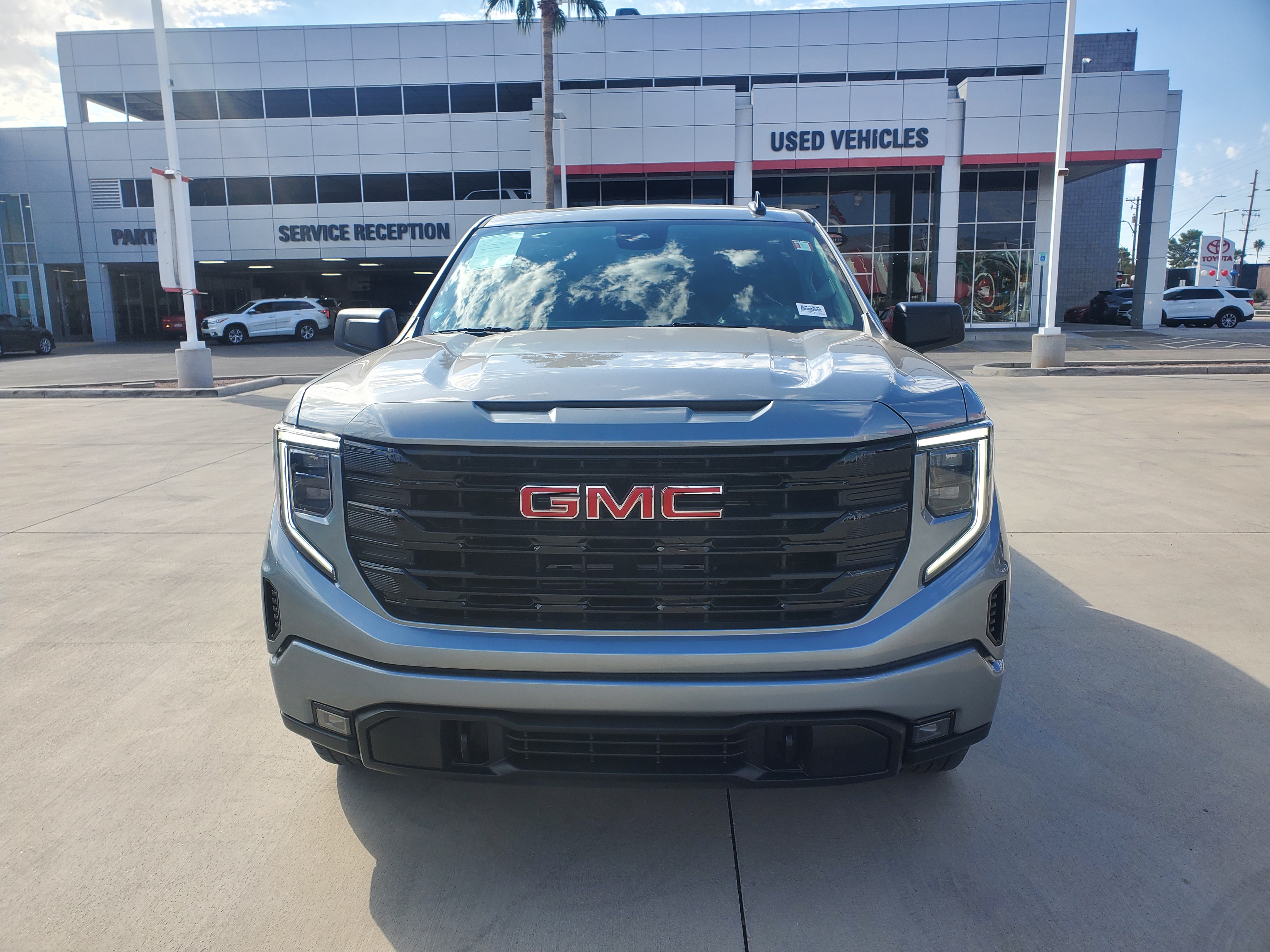 2023 GMC Sierra 1500 Elevation 2