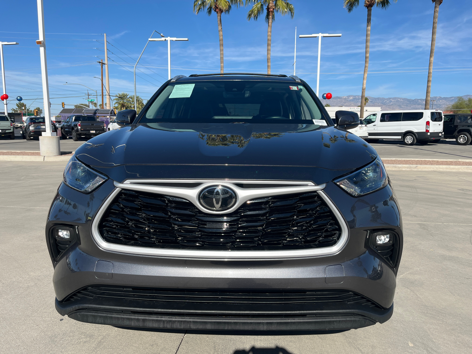 2023 Toyota Highlander XLE 2