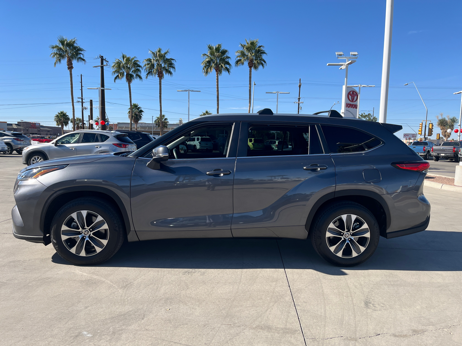 2023 Toyota Highlander XLE 3