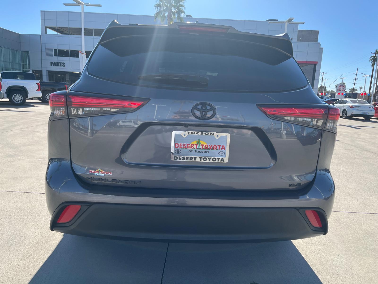 2023 Toyota Highlander XLE 23