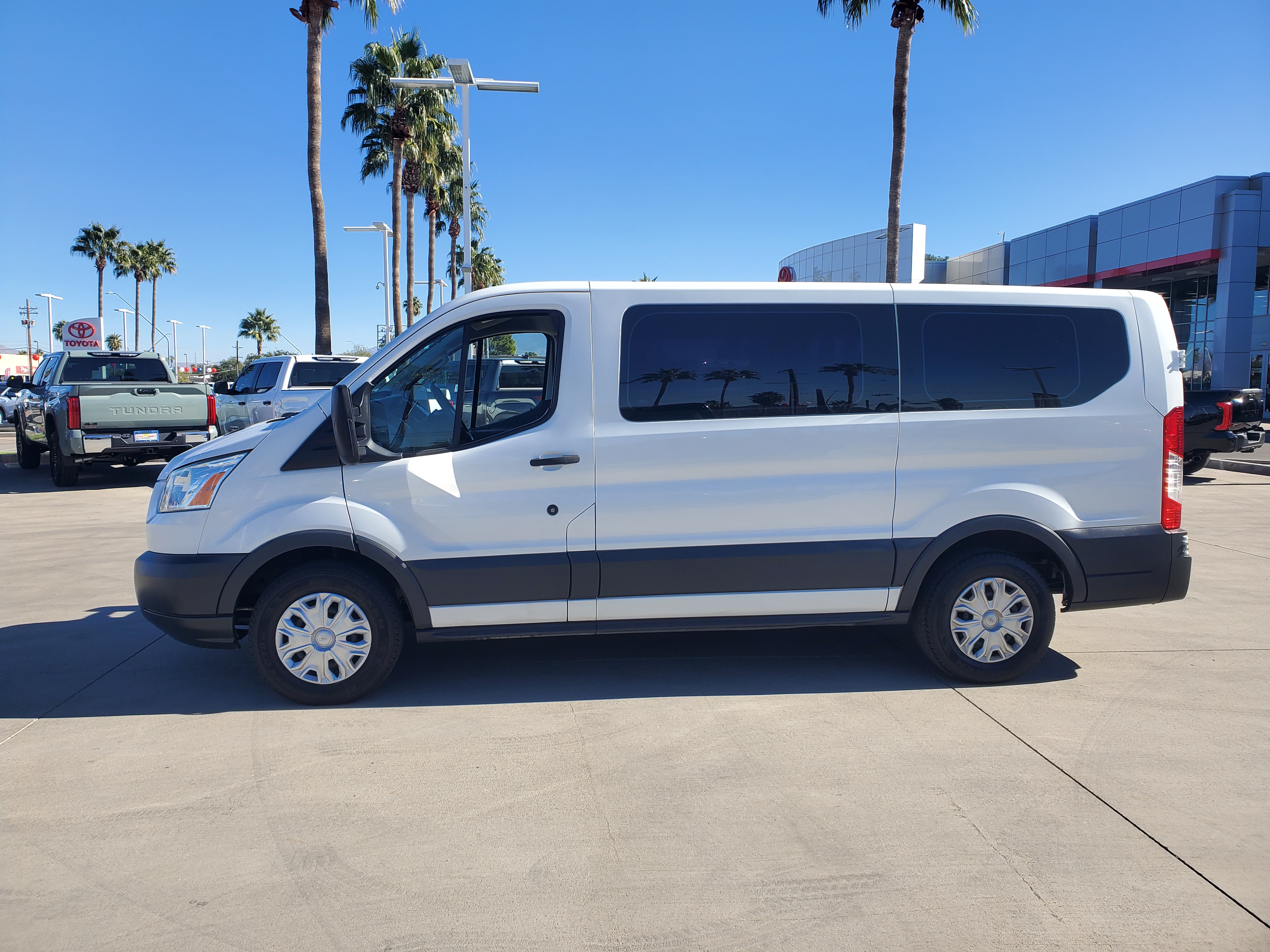 2016 Ford Transit-150 XLT 3