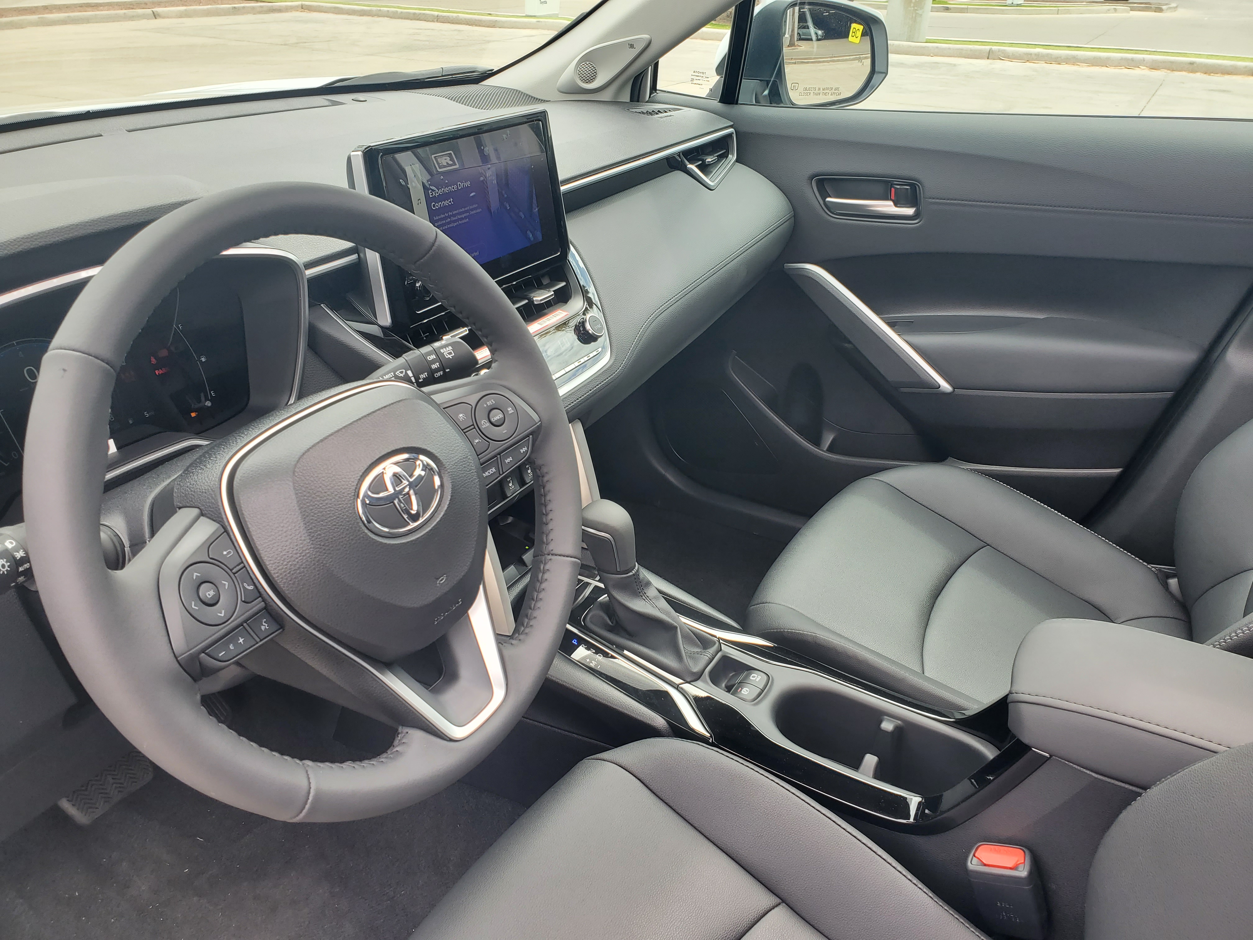 2024 Toyota Corolla Cross XLE 14