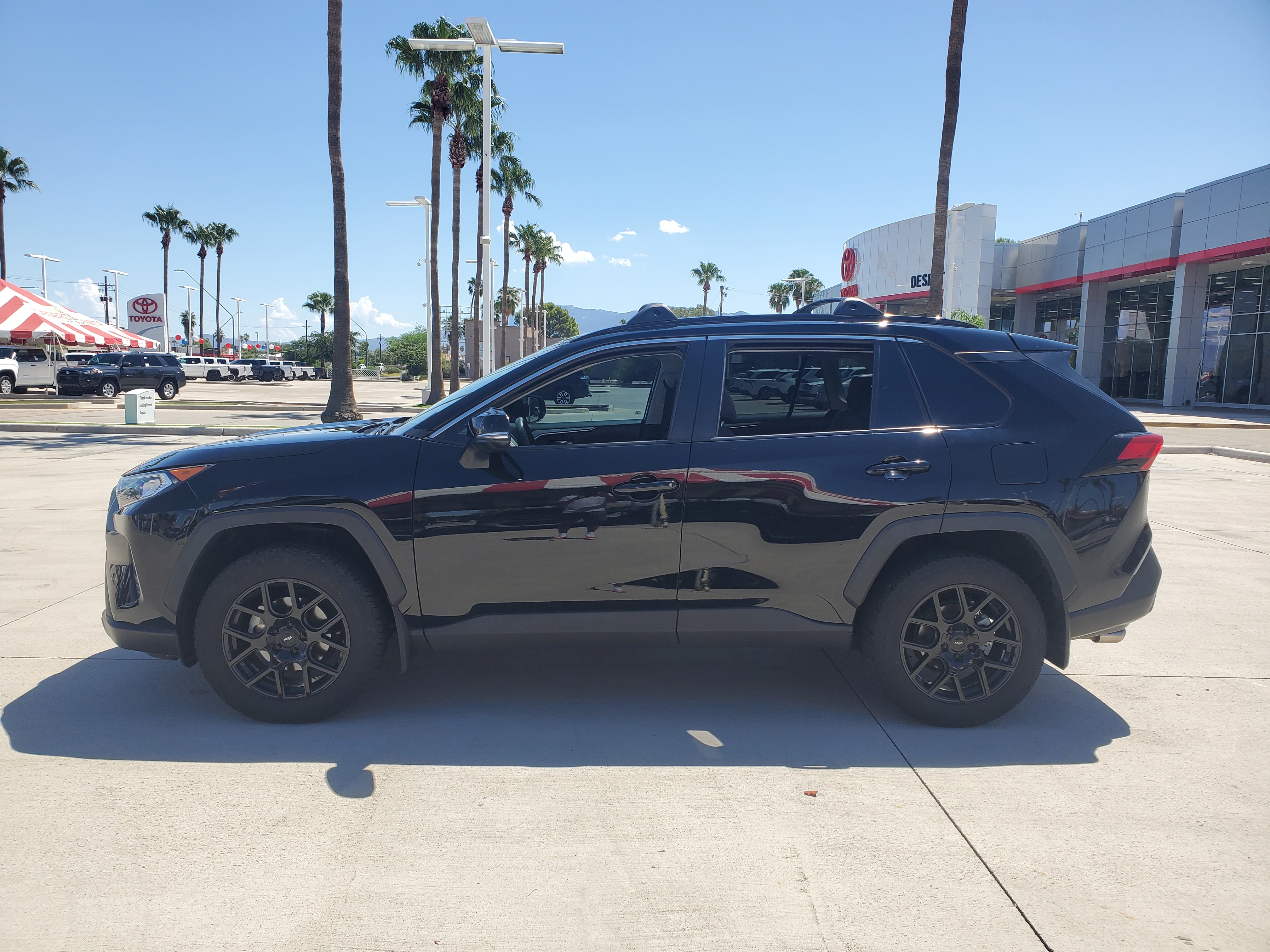 2019 Toyota RAV4 XLE 3