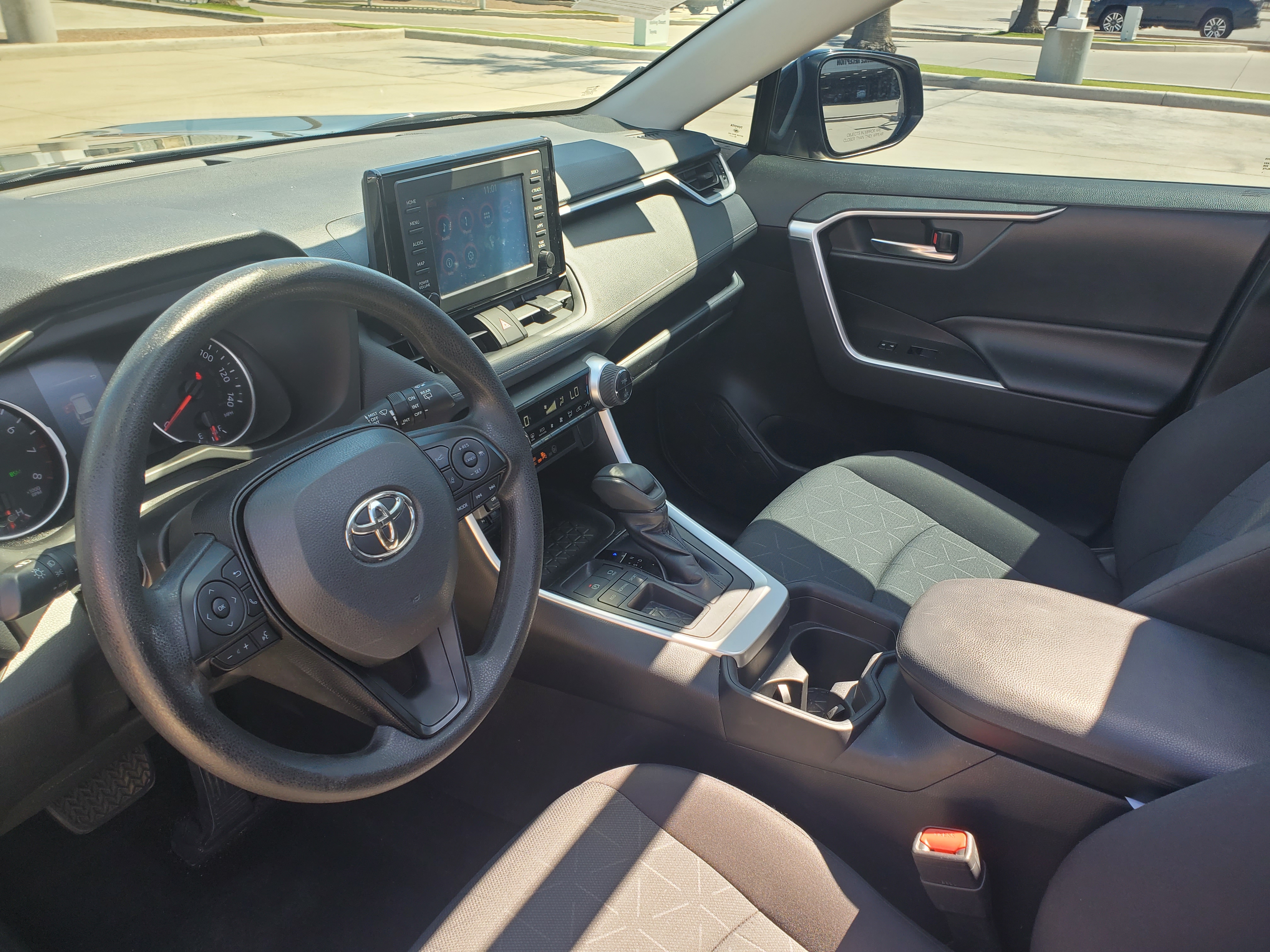 2019 Toyota RAV4 XLE 14