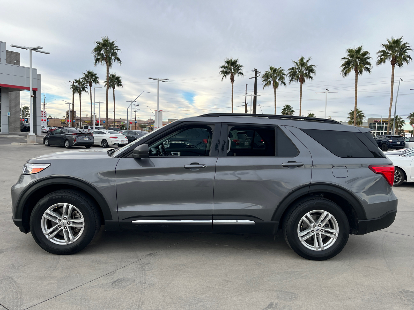 2022 Ford Explorer XLT 3