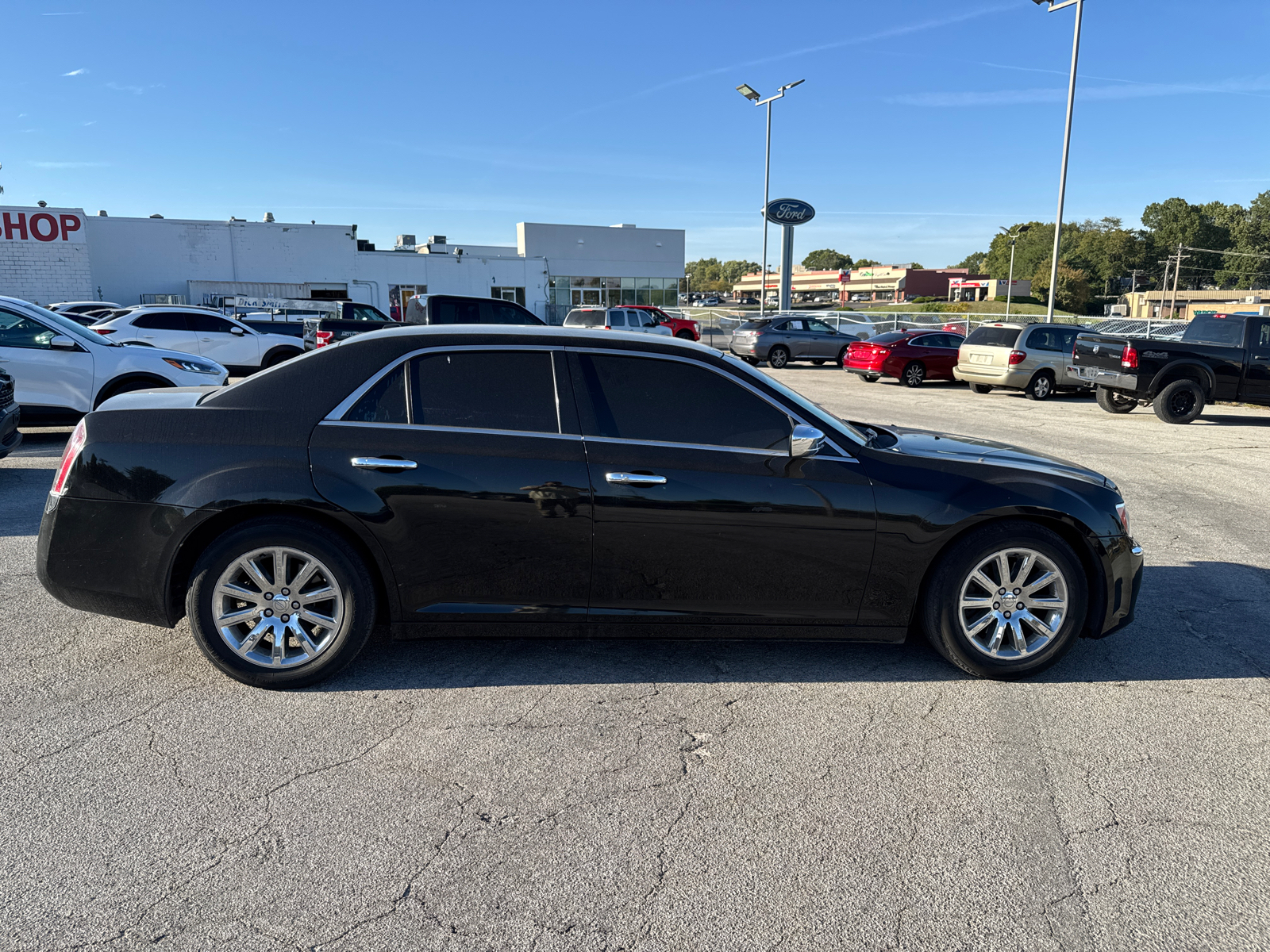 2013 Chrysler 300 300C 31