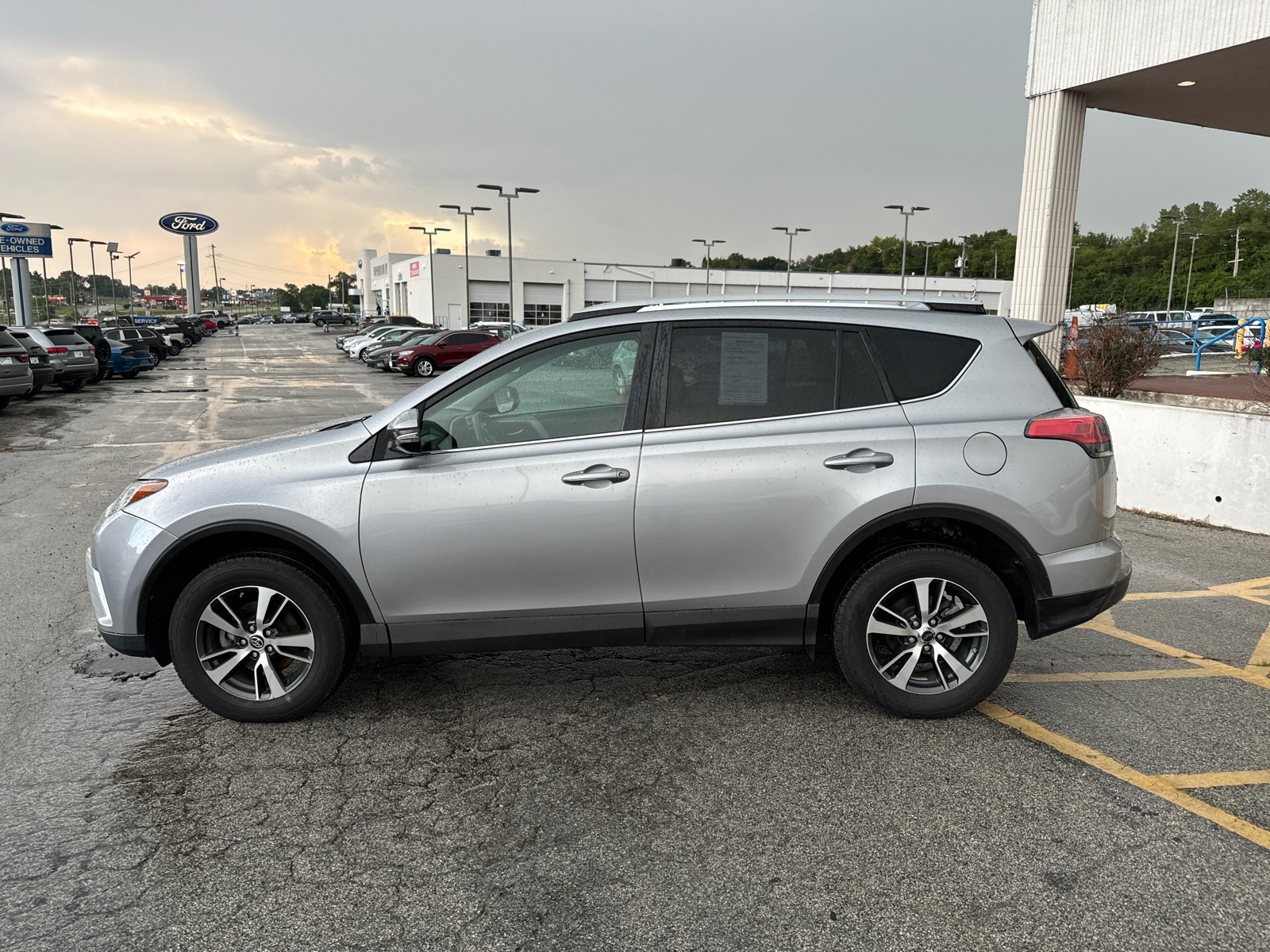 2016 Toyota RAV4 XLE 4